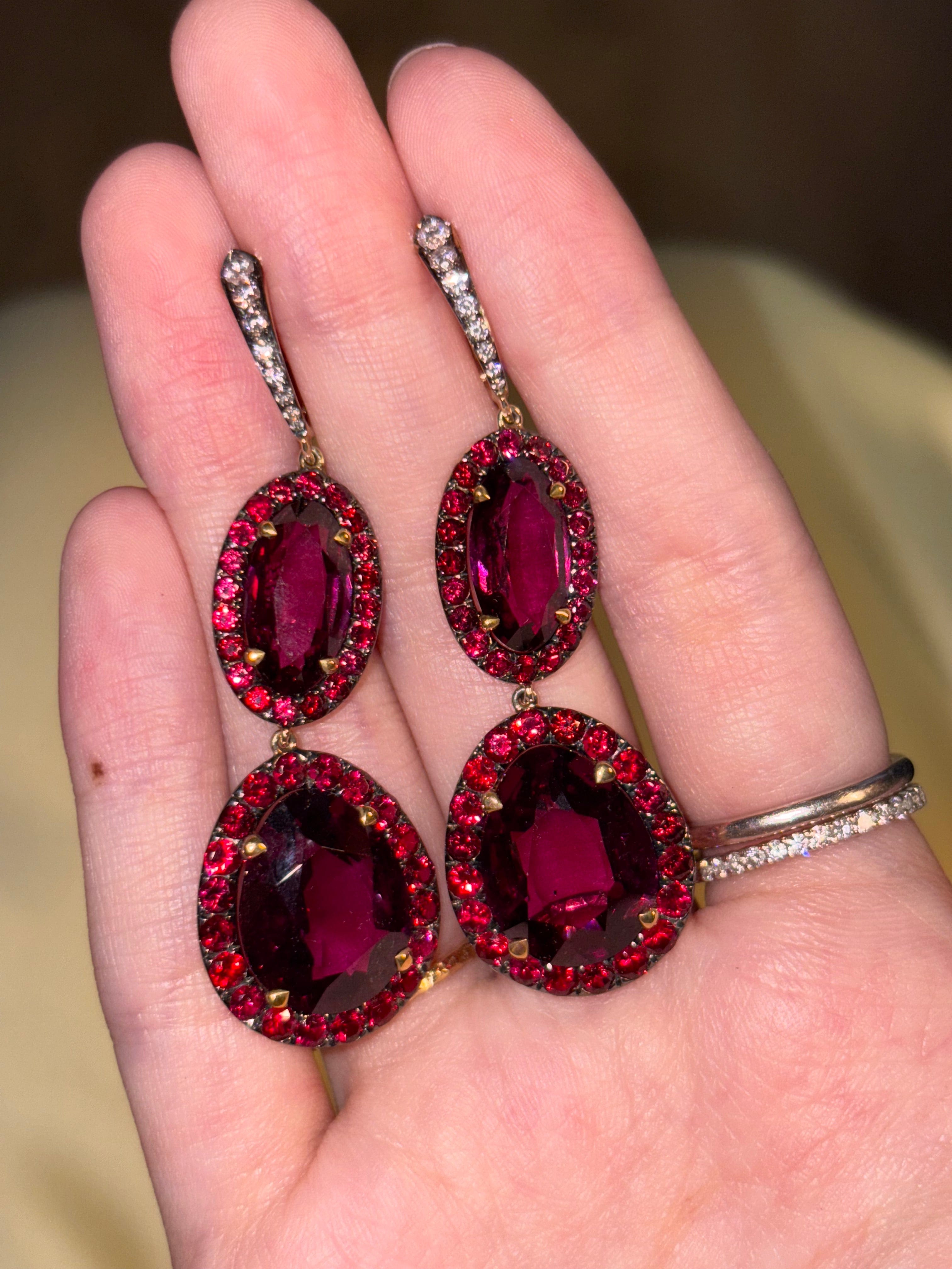 Luxury Promise 18K EARRINGS White and Yellow GoldRhodolite 28.18 ct / 4 pcsRed Spinel 4.44 ct / 80 pcsDiamonds 0.28 ct / 16 pcs E13163