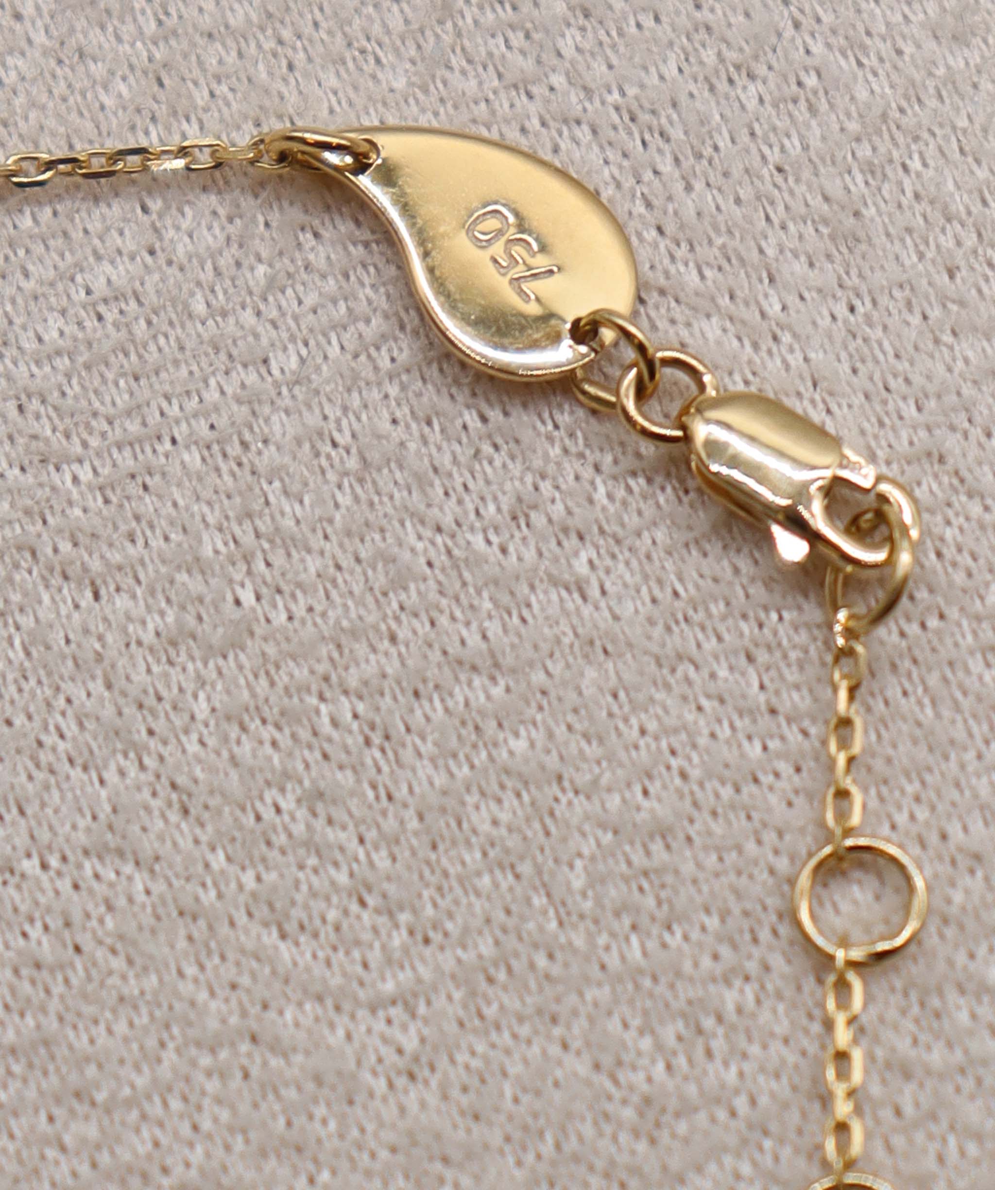 Luxury Promise 18k Gold Hand Chain ASC6893