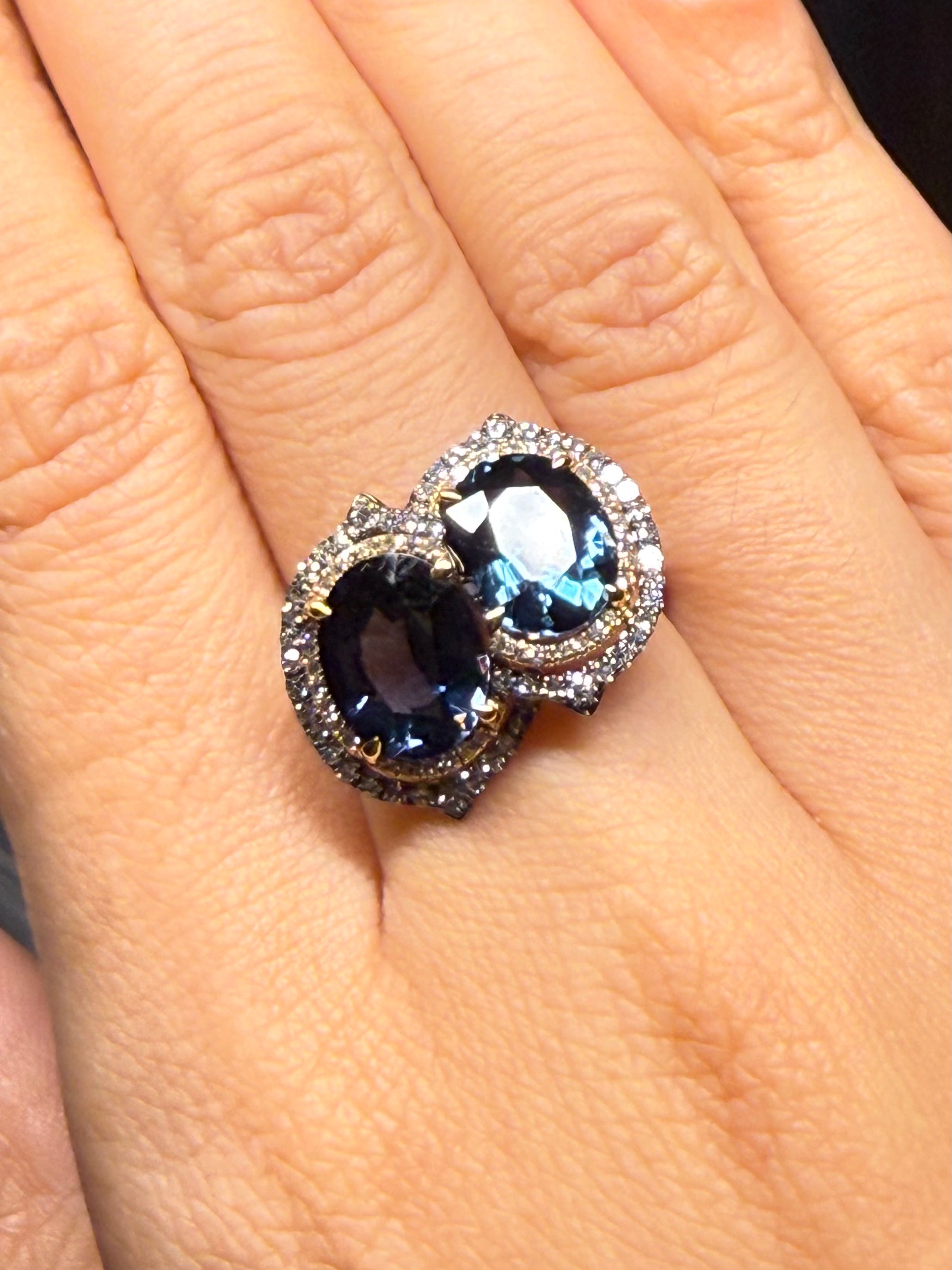 Luxury Promise 18K RING Pink and Yellow GoldBlue Spinel 5.79 ct / 2 pcsDiamonds 0.59 ct / 105 pcs R12291