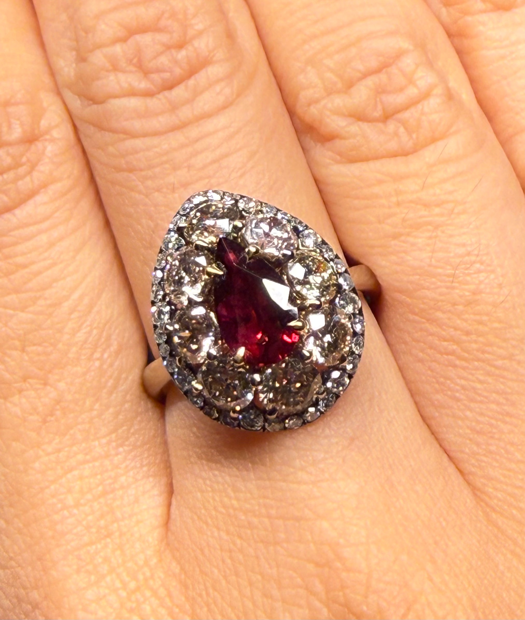 Luxury Promise 18K RING Yellow and pink GoldRuby no heat 1.20 ctDiamonds 2.52 ct / 8 pcsDiamonds 0.38 ct / 35 pcs R1616