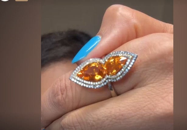 Luxury Promise 18K RING Yellow GoldMandarin Garnet 4.47 ct / 2 pcsDiamonds 0.34 ct / 118 pcs R14243