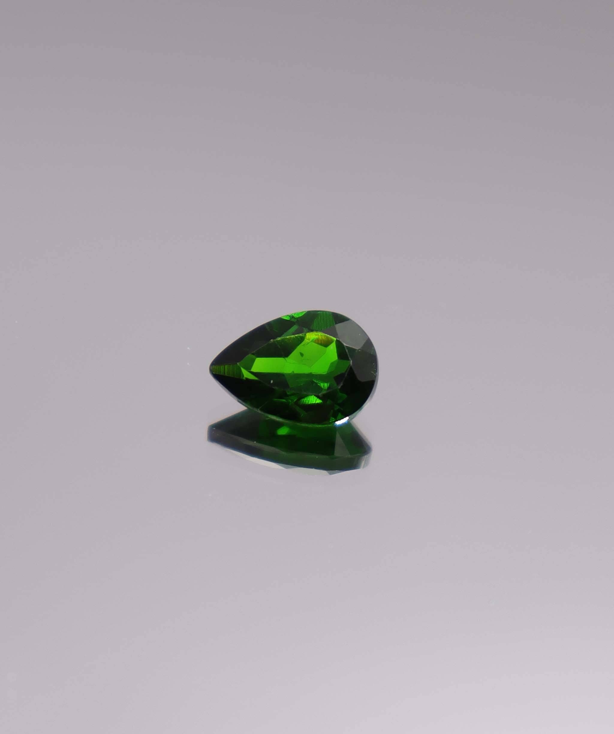 Luxury Promise 2.04ct Chrome Diopside Pear DXBCS3235