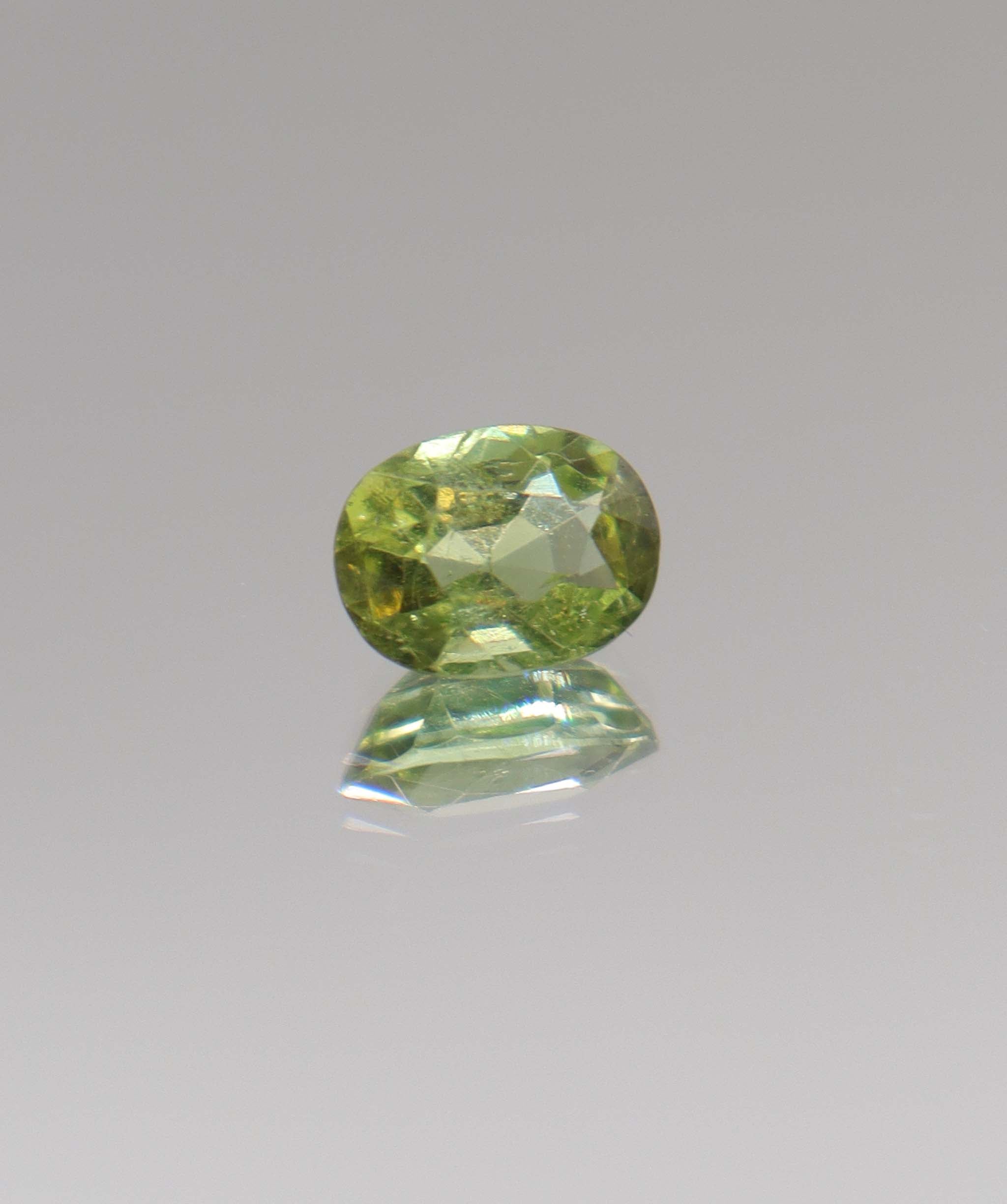 Luxury Promise 2.21ct Green Tourmaline DXBCS0239