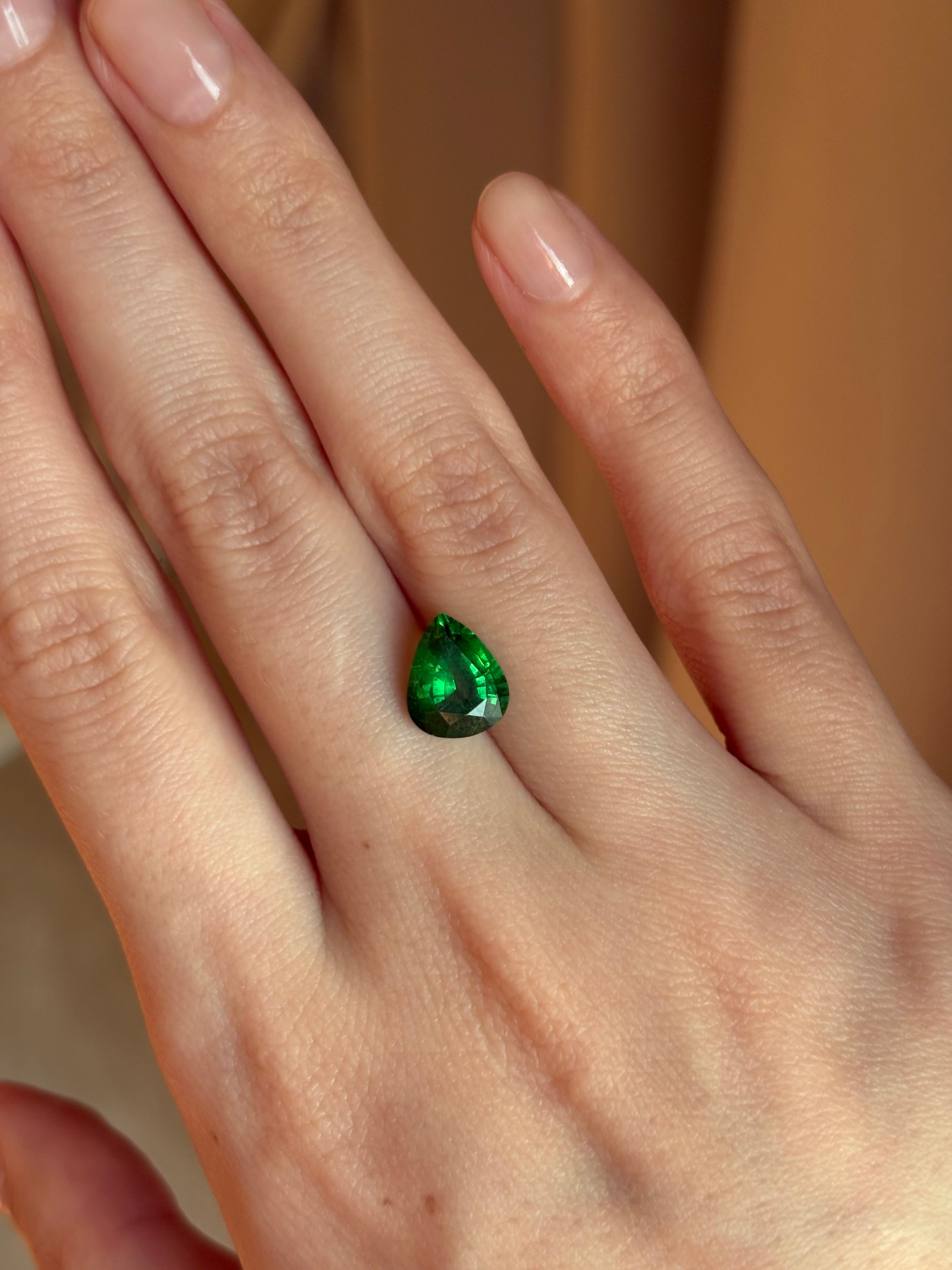 Luxury Promise 2.27ct Tsavorite Pear DXBCS4766