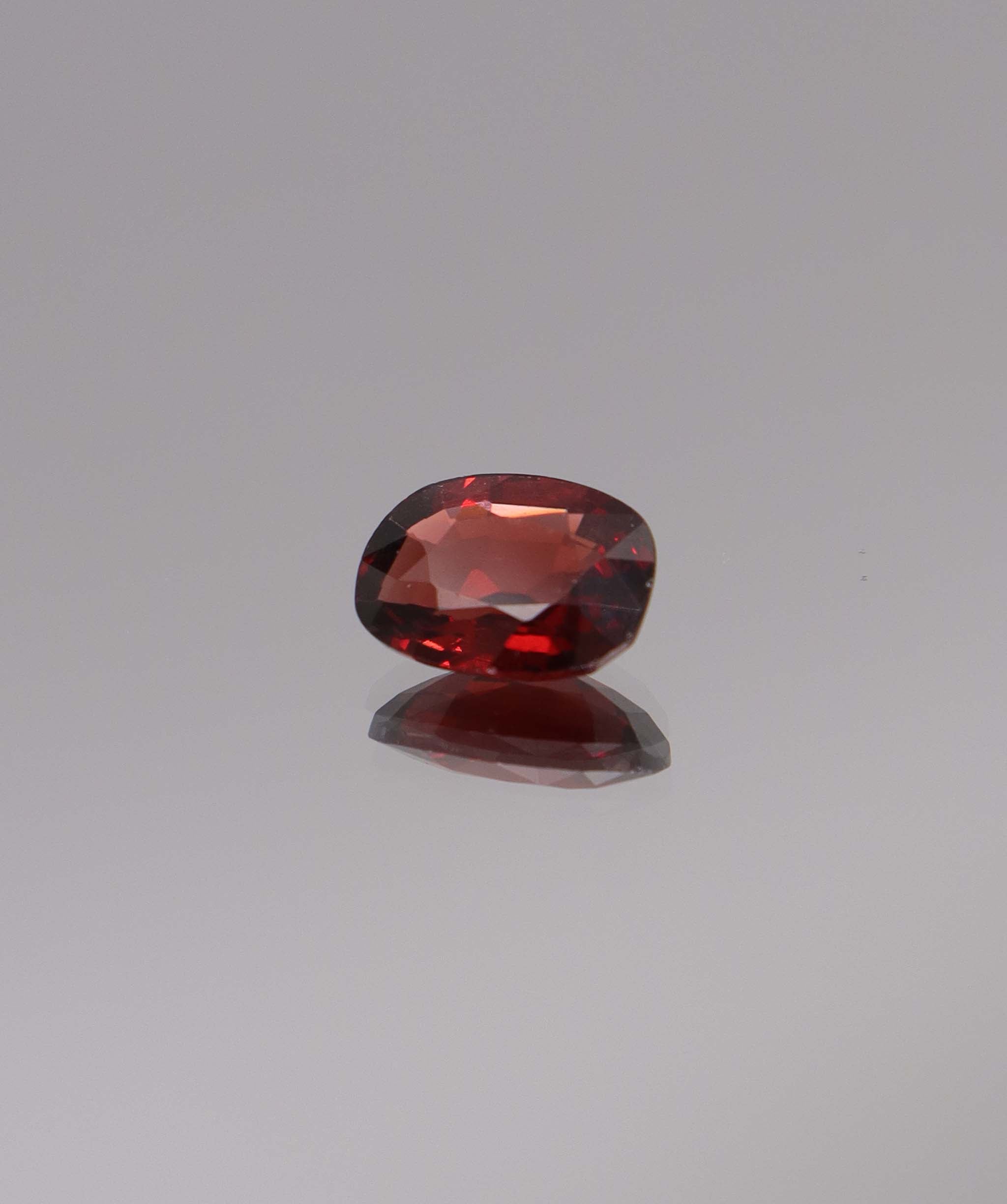 Luxury Promise 2.35ct Garnet Oval DXBCS1237