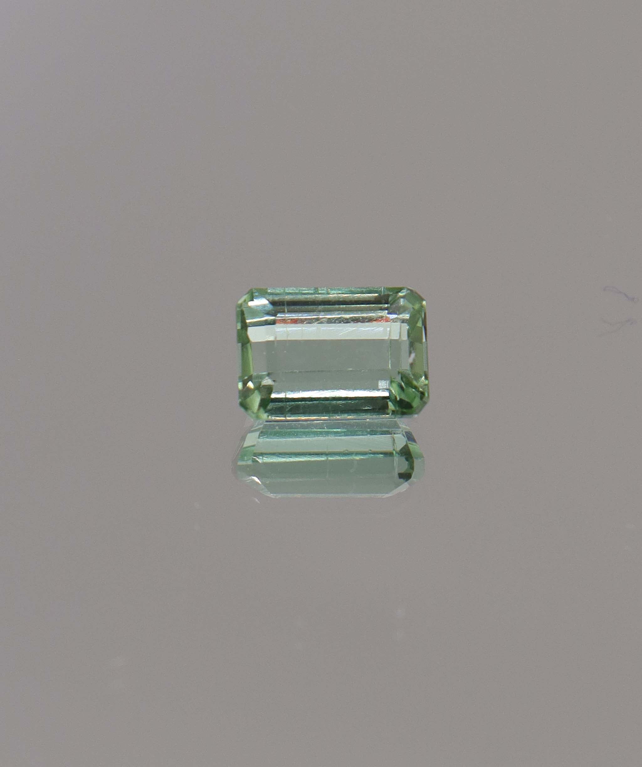 Luxury Promise 2.35ct Green Tourmaline single DXBCS1098