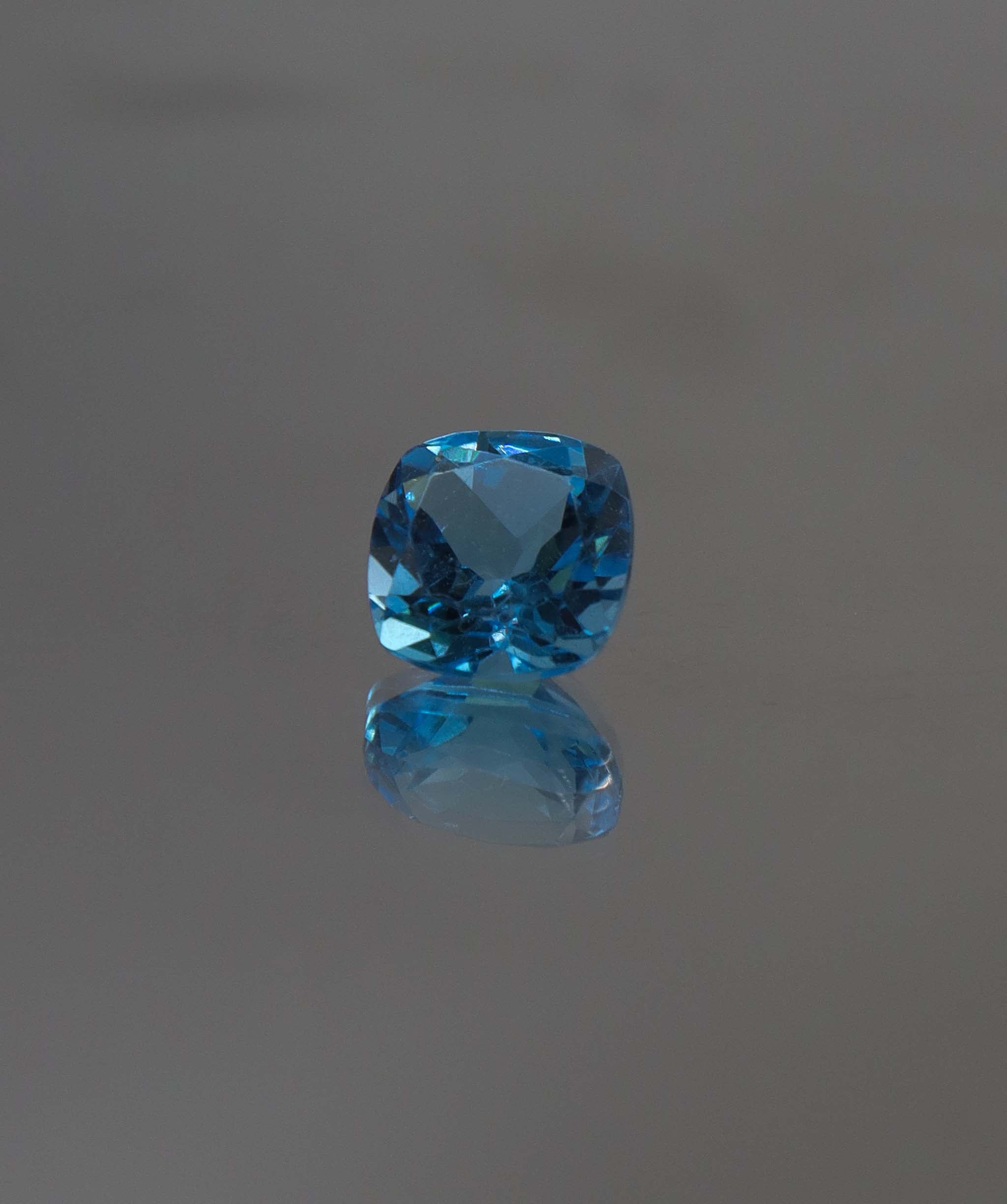 Luxury Promise 2.52 carat Swiss Topaz 26 DXBS5164