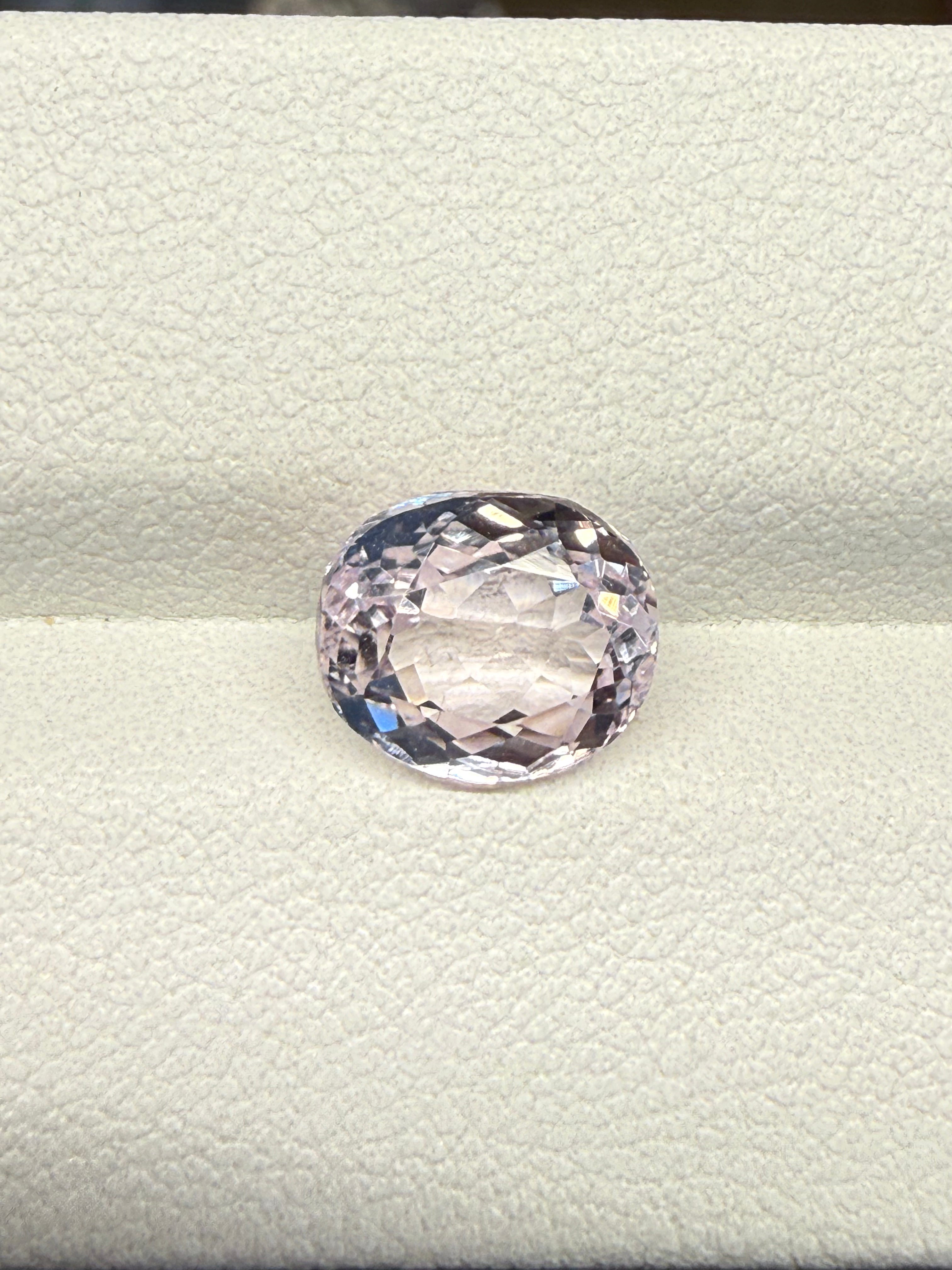 Luxury Promise 2.52ct Kunzite Oval DXBCS0106