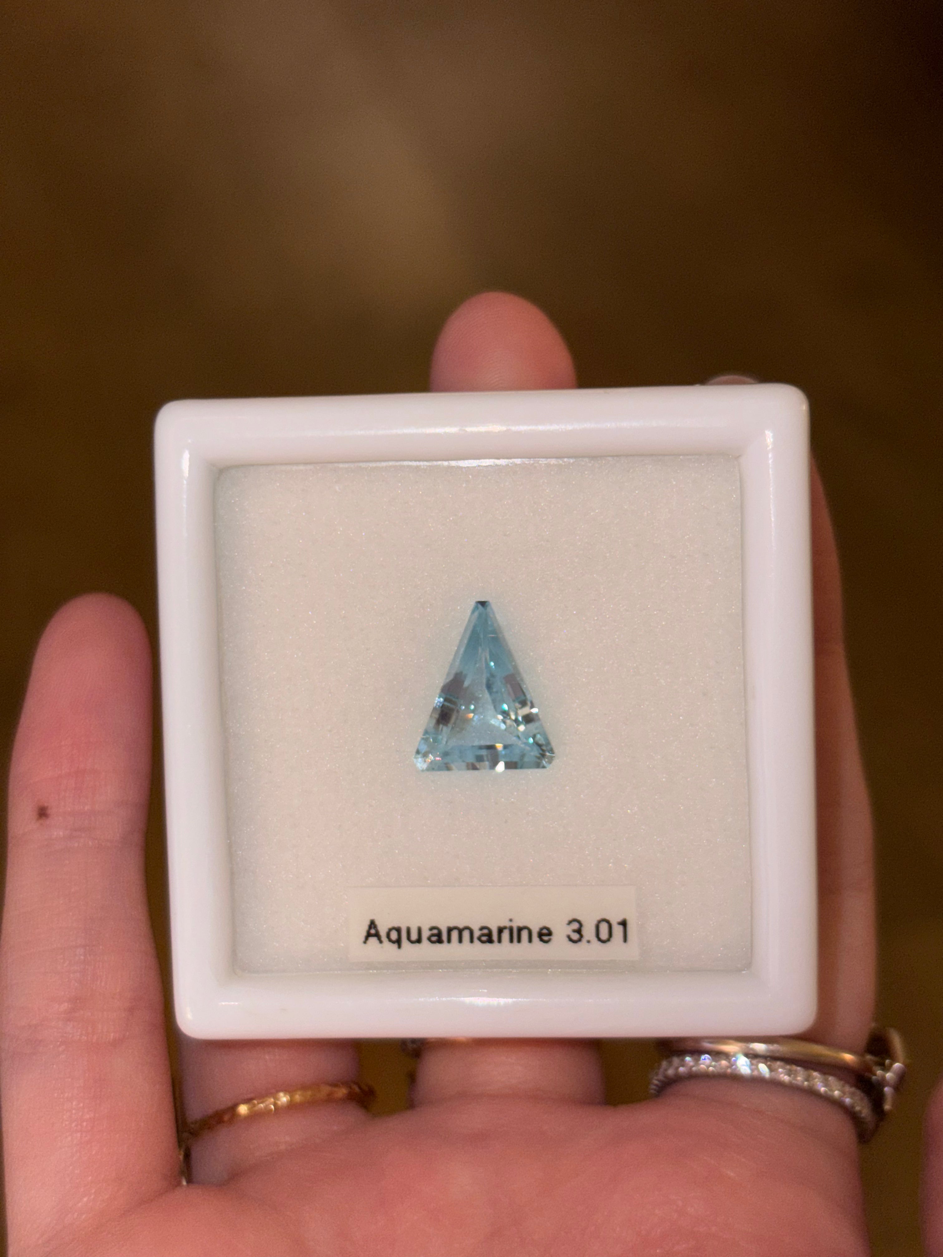 Luxury Promise 3.01ct Aquamarine DXBCD0352