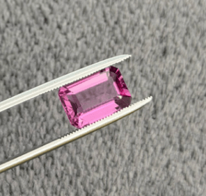 Luxury Promise 3.12ct Purplish Pink Copper Bearing Tourmaline ( unique colour) DXBCS2847