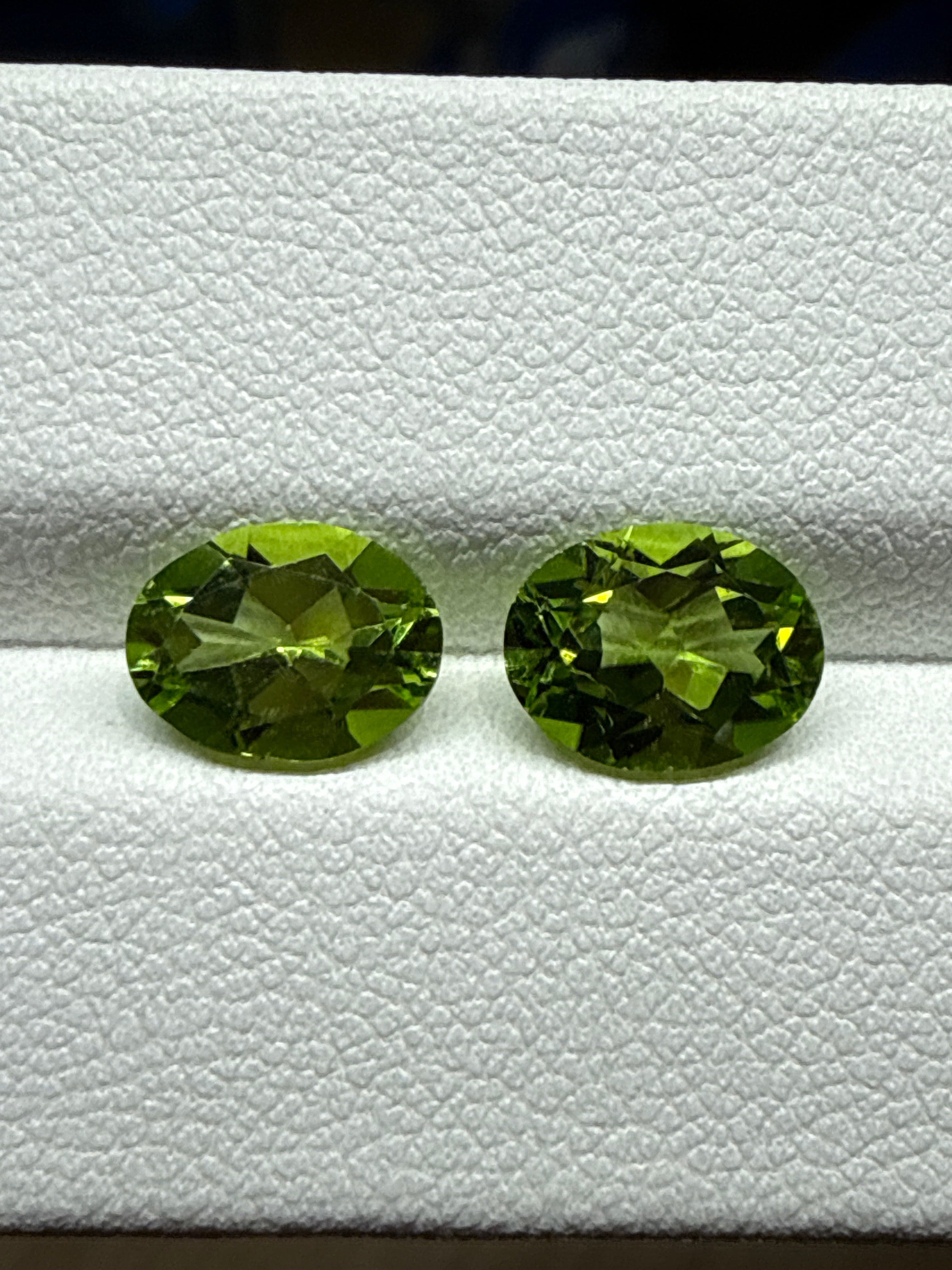 Luxury Promise 3.47ct Peridot PAIR Oval DXBCS0067
