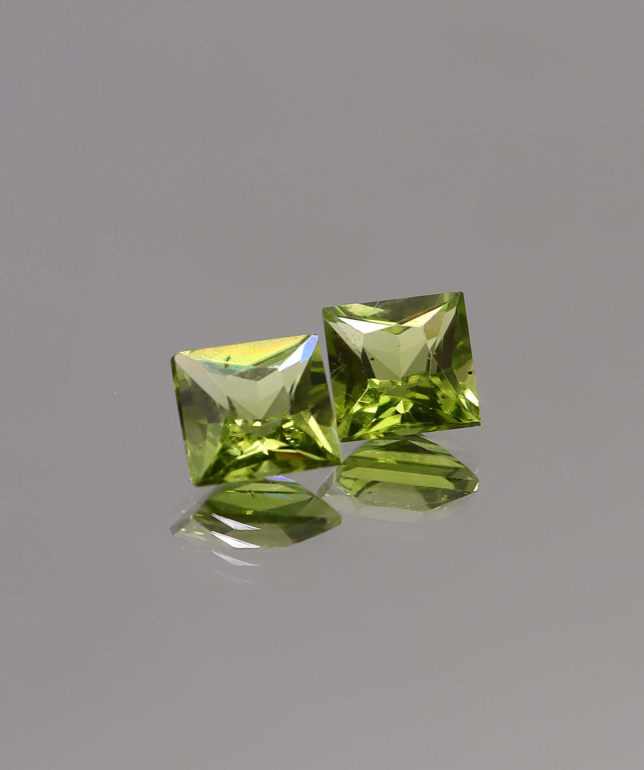 Luxury Promise 3.48ct Peridot PAIR Princess DXBCS0069