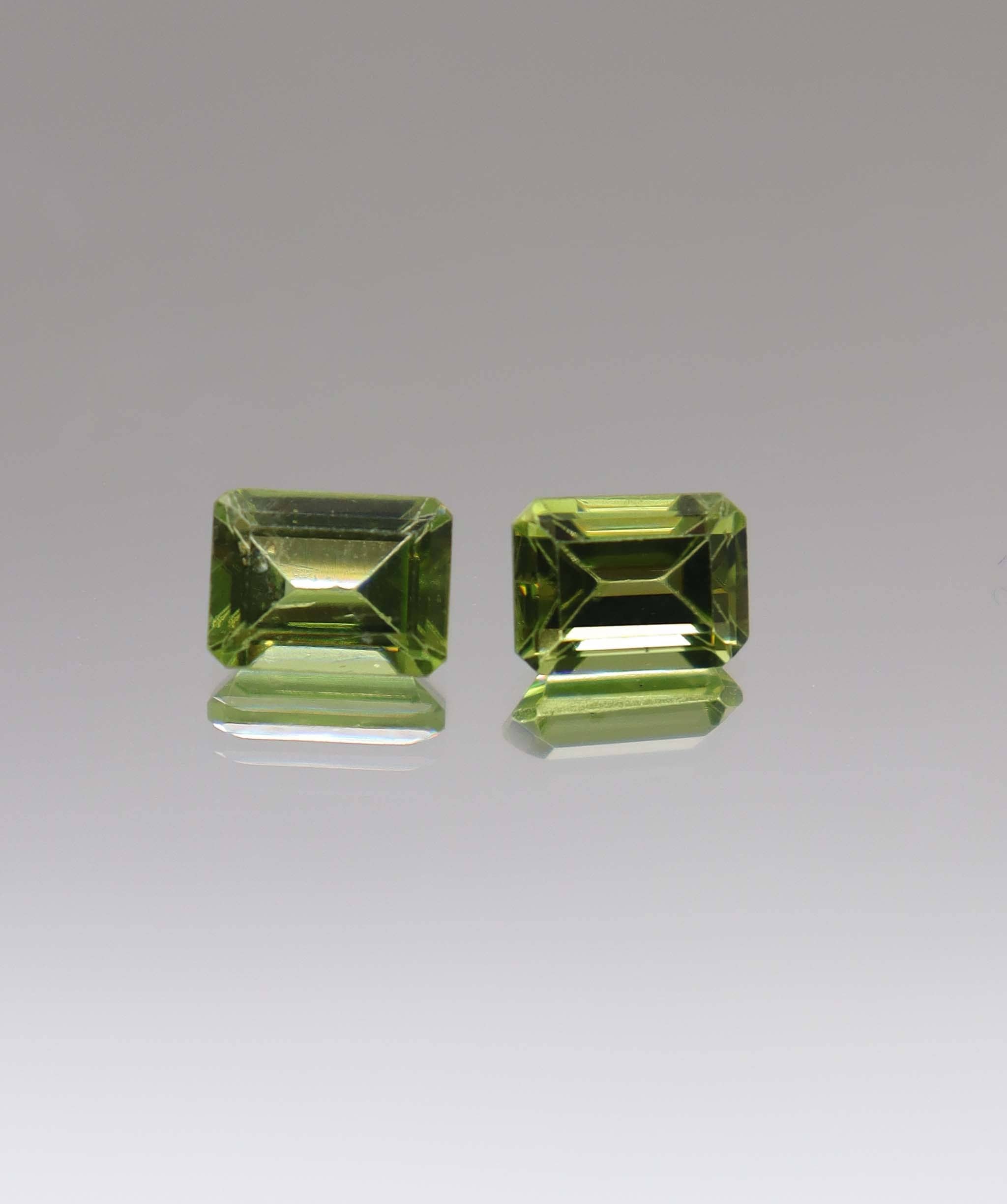 Luxury Promise 3.70ct Peridot Emerald pair DXBCS2277