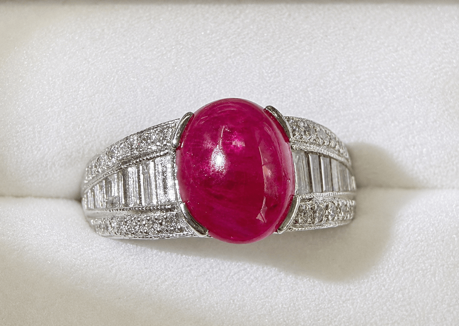 Luxury Promise 3.78ct Ruby Cabochon with D1.10ct in PT 11.4g / JC6545 JJC1093