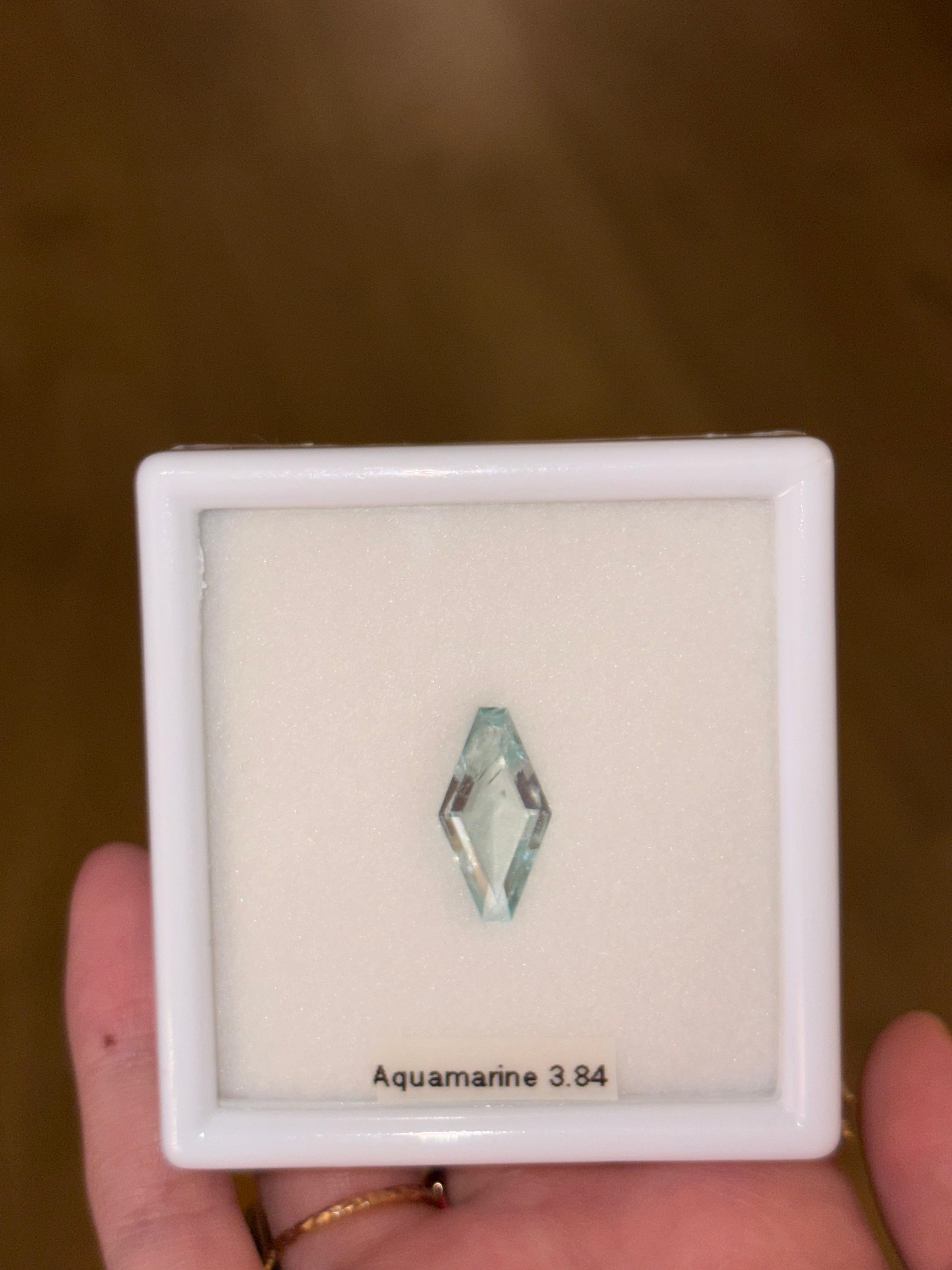 Luxury Promise 3.84ct Aquamarine DXBCD0354