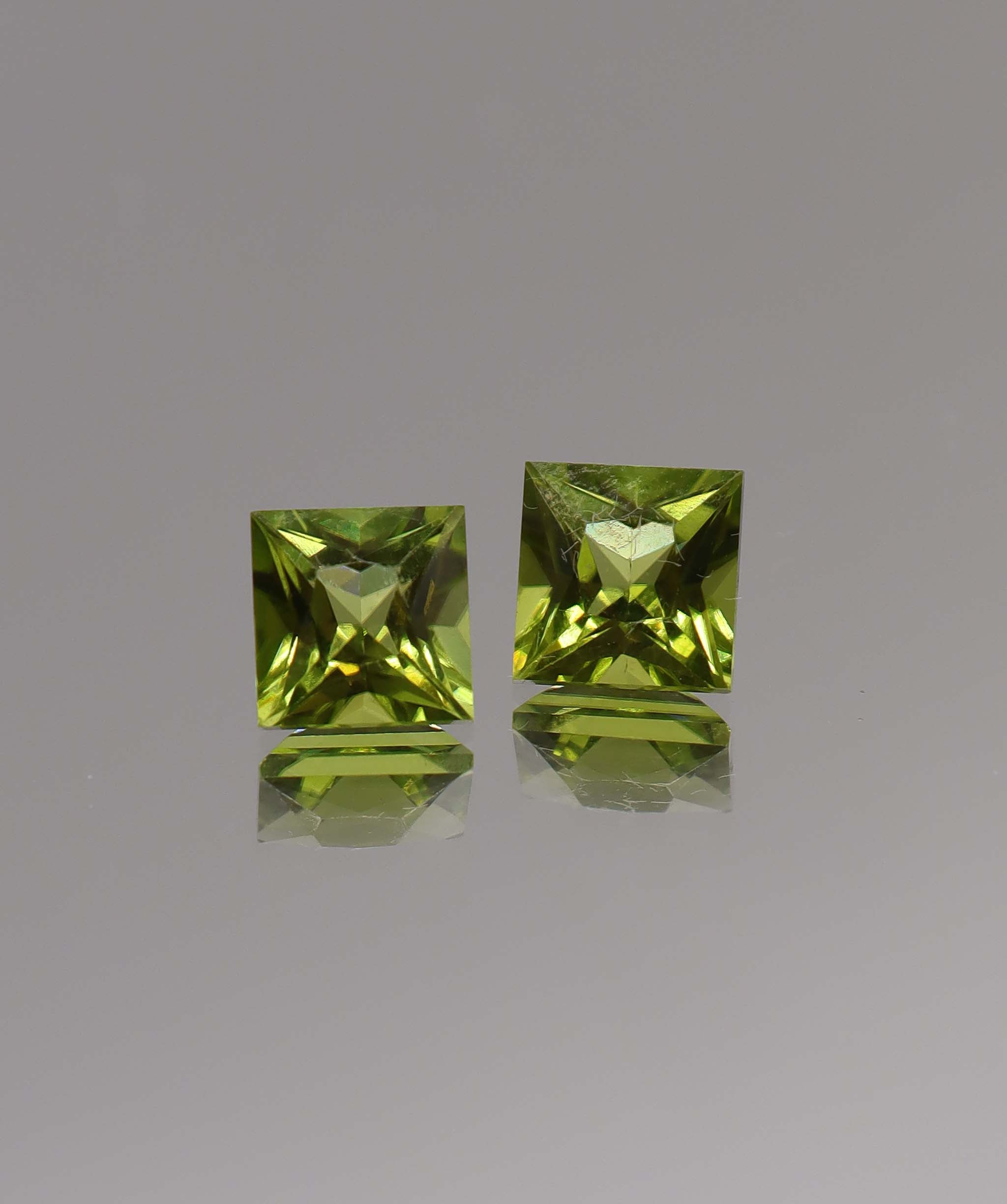 Luxury Promise 3.96ct Peridot PAIR Princess DXBCS0071