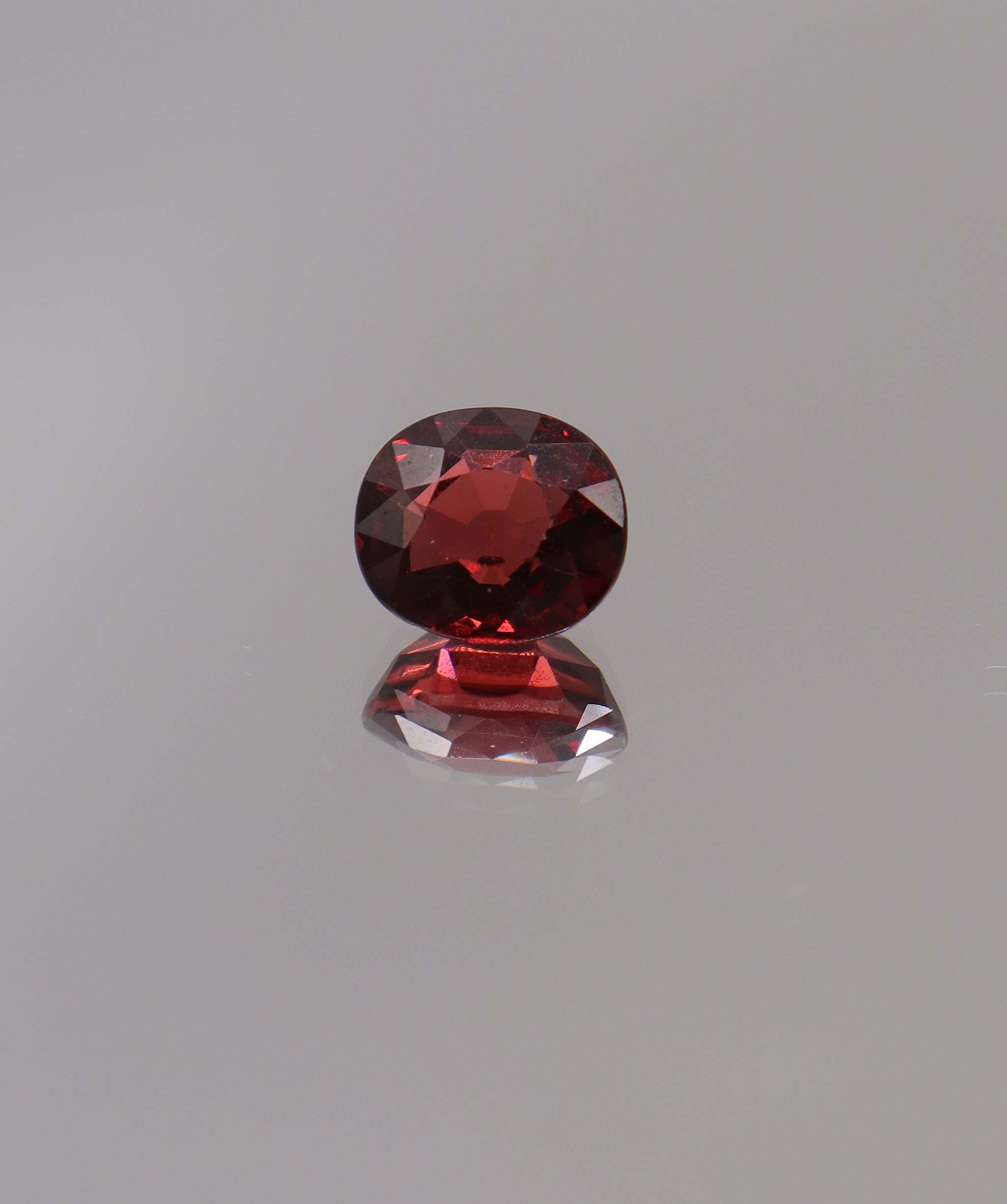 Luxury Promise 4.04ct Garnet Oval DXBCS1235