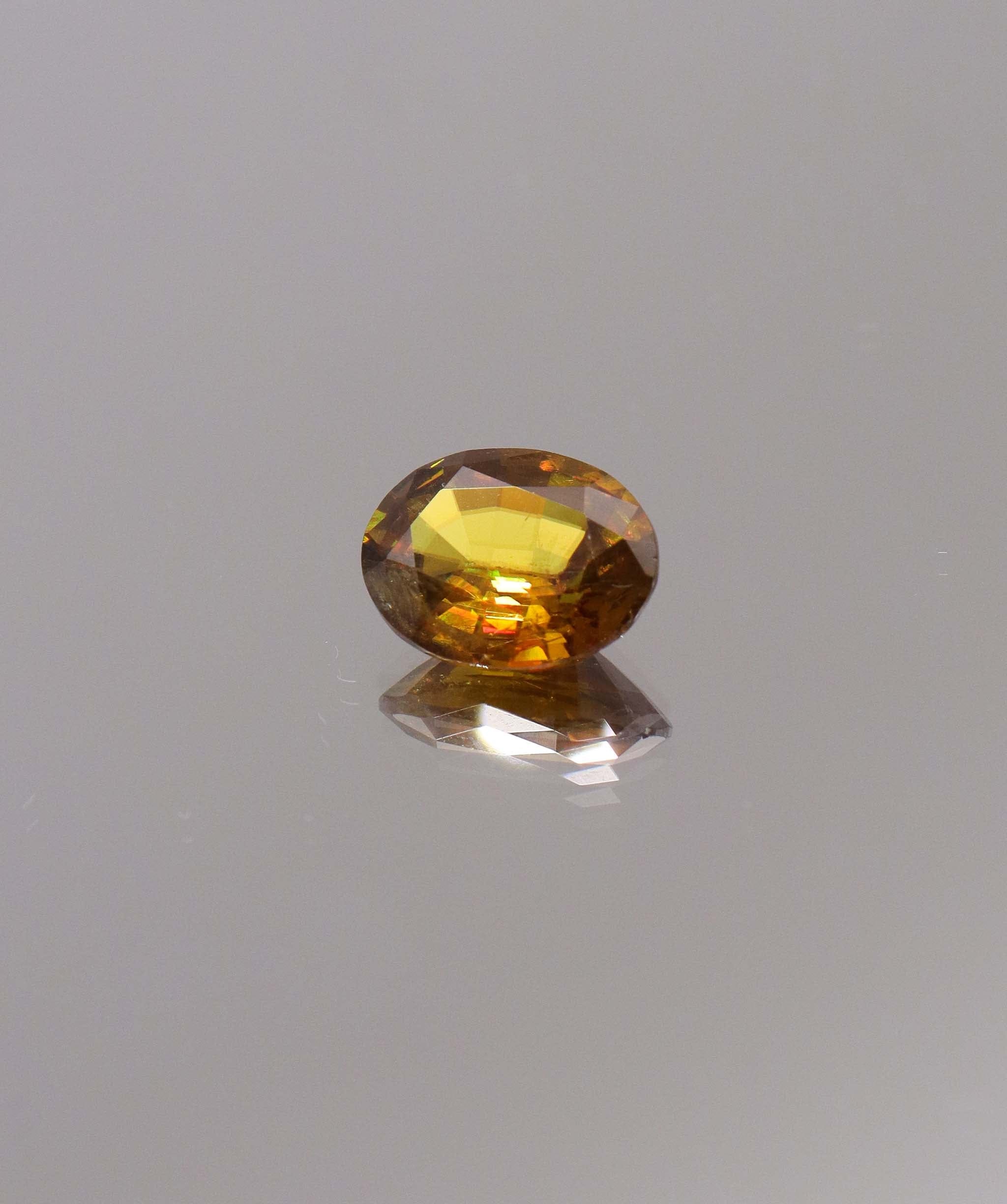 Luxury Promise 4.82ct Sphene DXBS5037