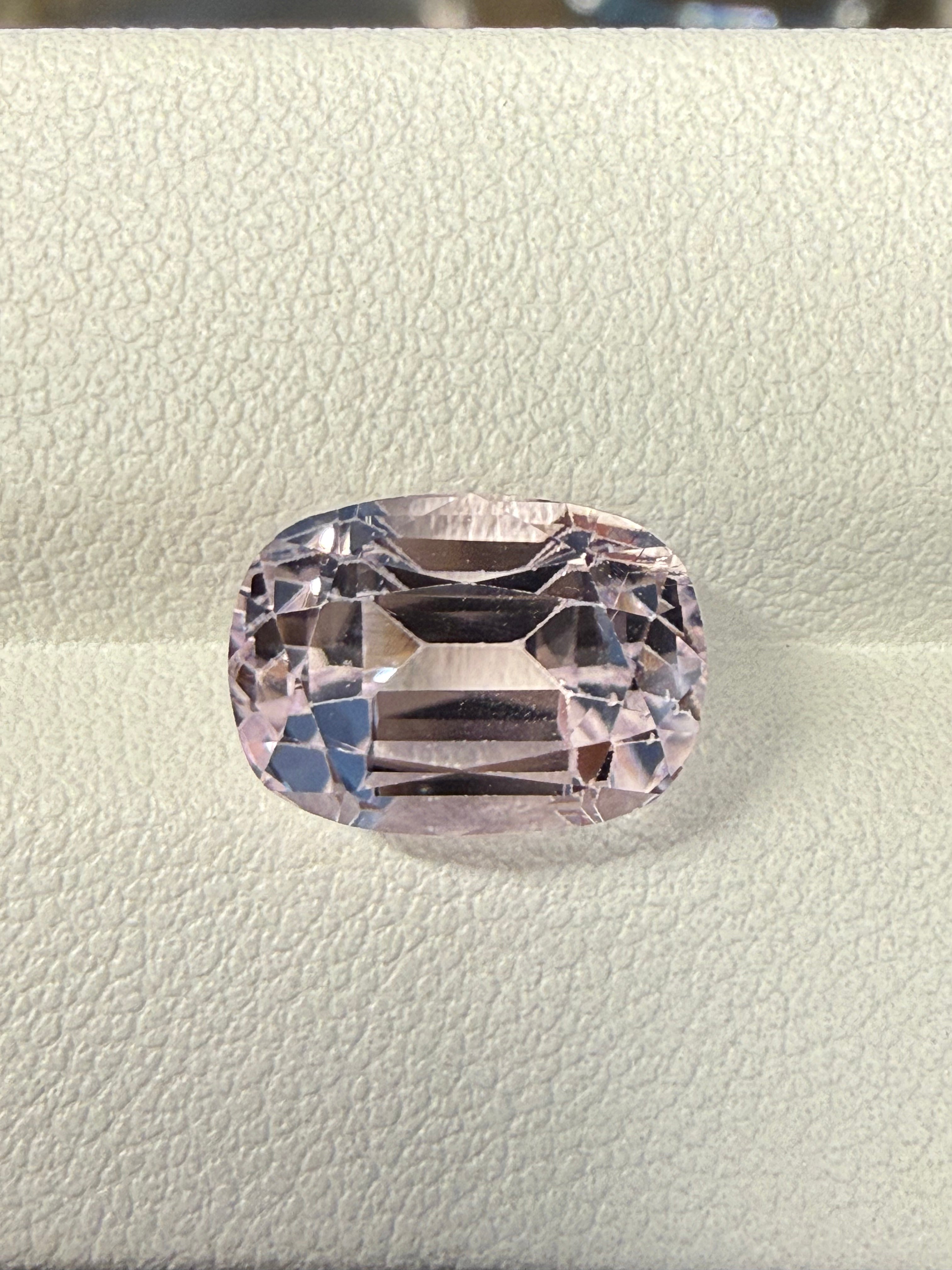 Luxury Promise 6.27ct Kunzite Cushion DXBCS0113