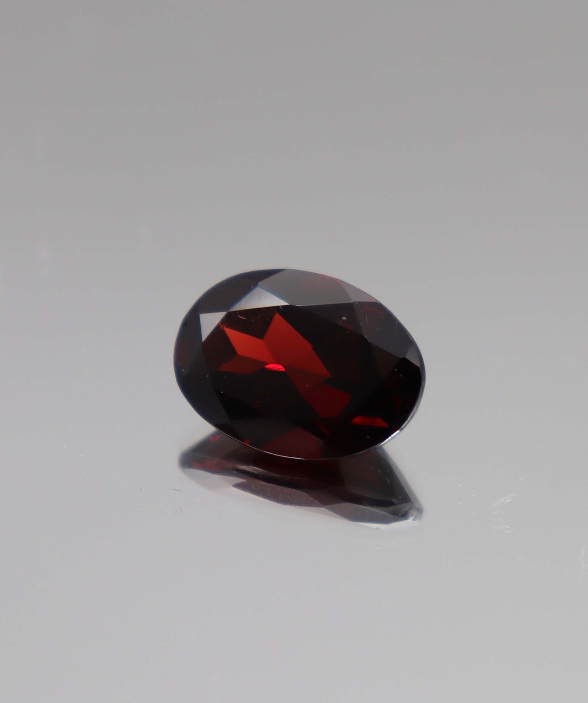 Luxury Promise 7.10ct Red Garnet Oval DXBCS2859