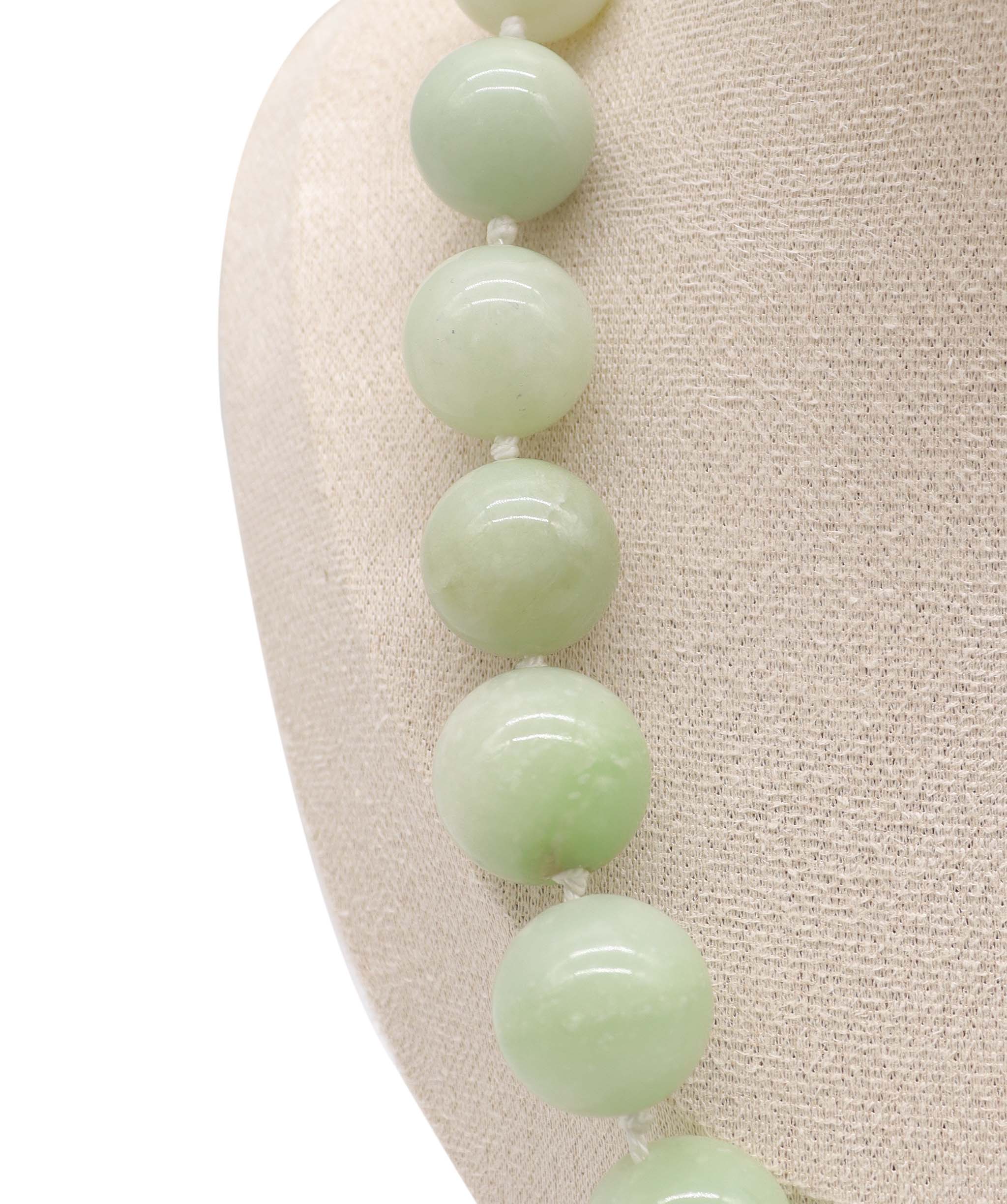 Luxury Promise 800ct Type A Natural Gradient “Mint Green & Cream” Jade Necklace 50cm D17-19mm RDC0810