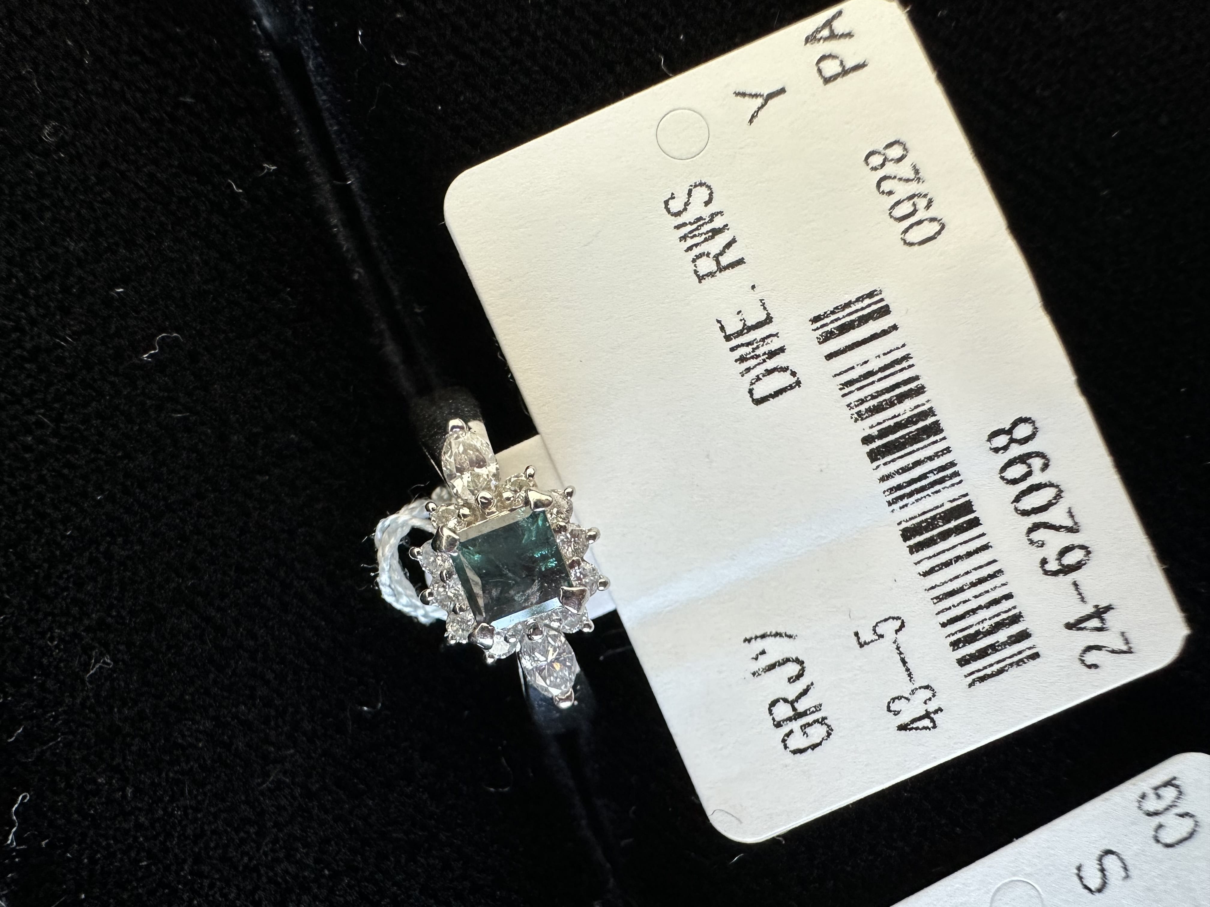 Luxury Promise ALEXANDRITE GRJ 0.53 DIA 0.29 PT900 5.4G RING 24-62098