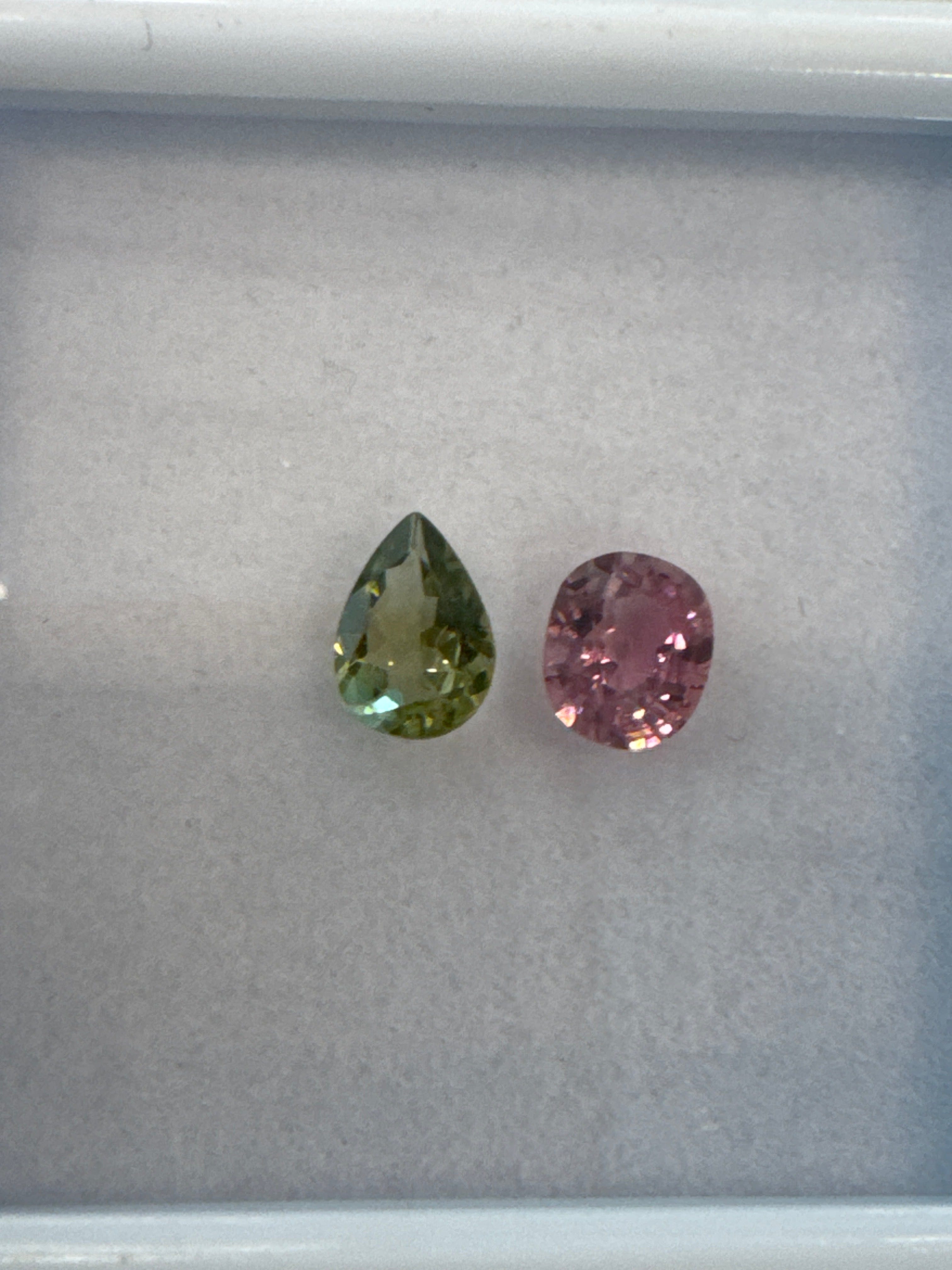 Luxury Promise Box pink tourmaline & olive pear DXBCS0466