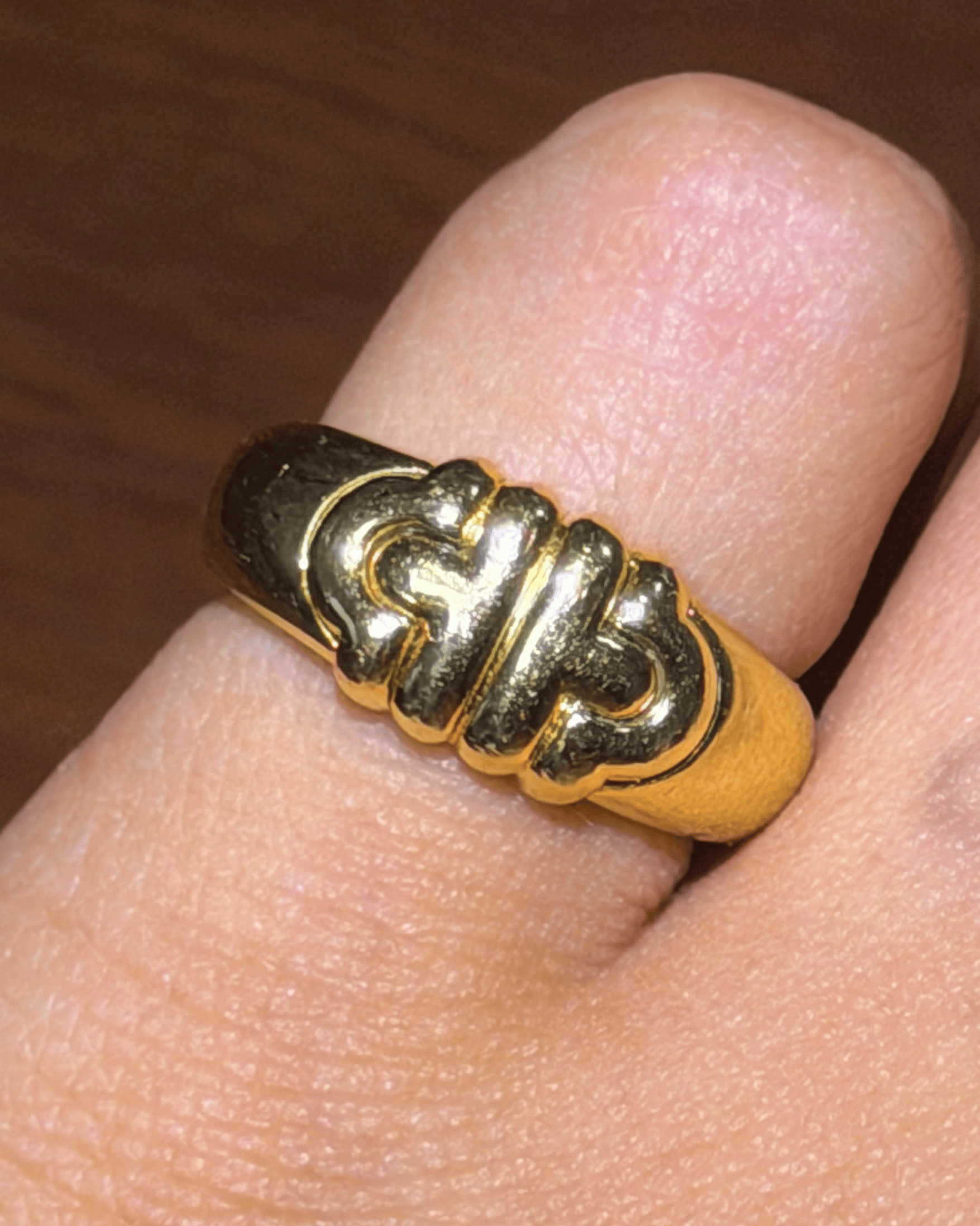 Luxury Promise BVLGARI Ribbed Gold Dome Ring in 18K / 6.5g 92SN2 JJC0103