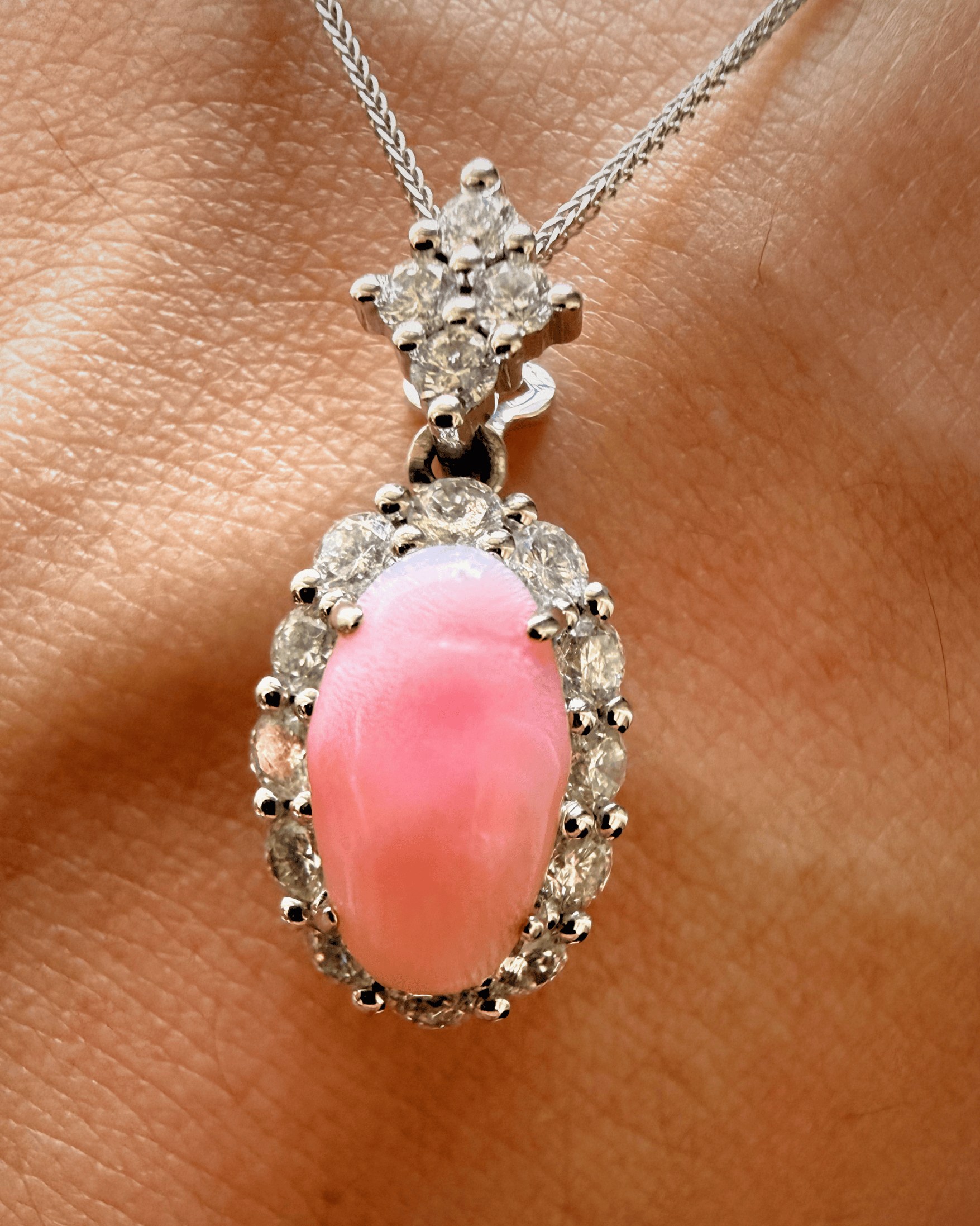 Luxury Promise Conch Pearl Necklace with Diamond Halo in 18K / 4.32g, PA2.45ct, D0.76ct 2747 JJC0163