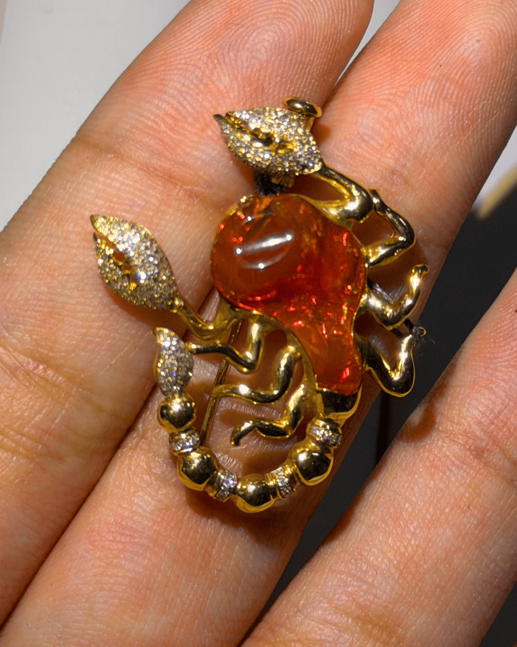 Luxury Promise Crab Pendant in 18K / 6.0g 5804 JJC0085