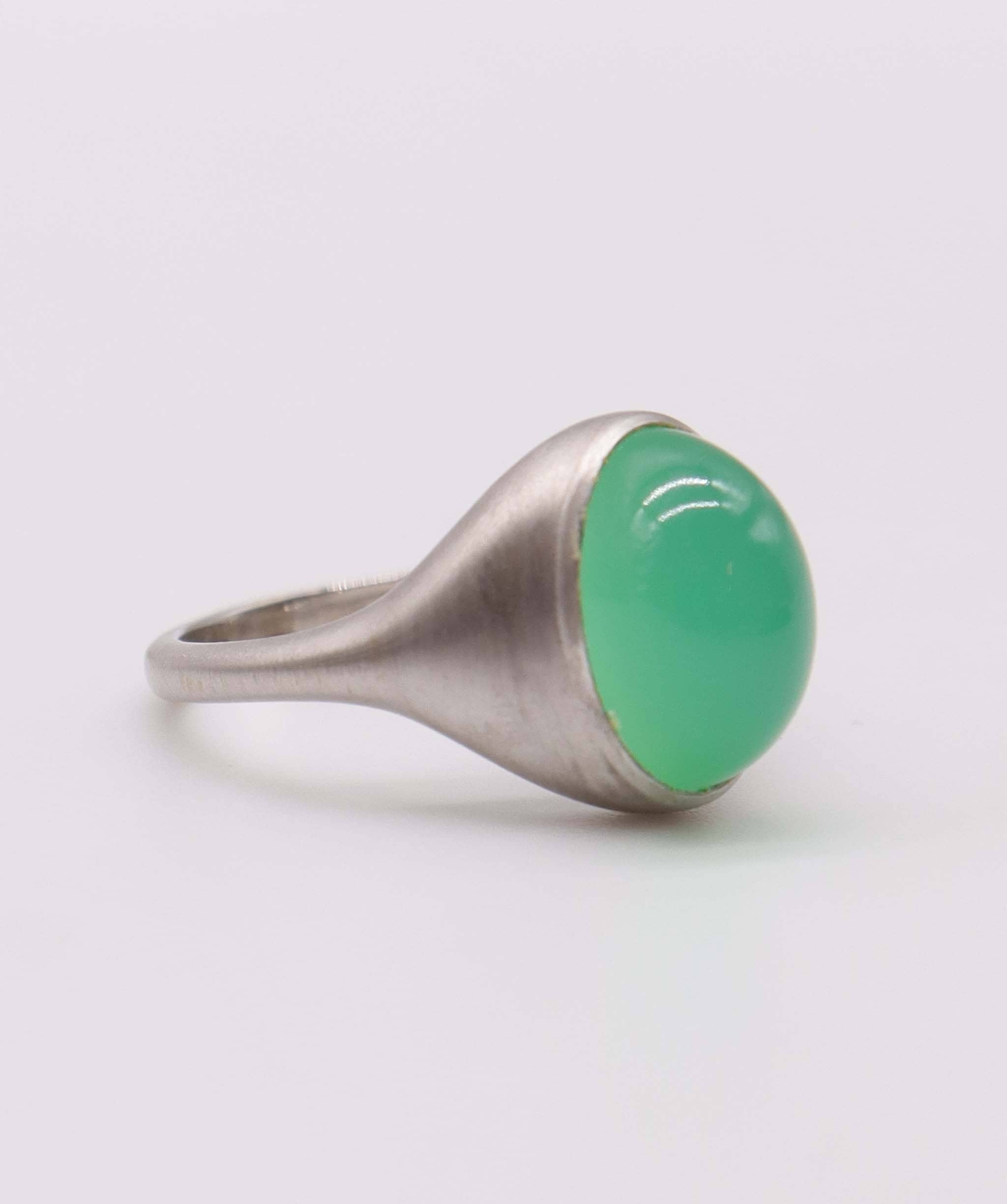 Luxury Promise Divine Green Chrysoprase Signet Ring in 18K Gold DXBCS2213