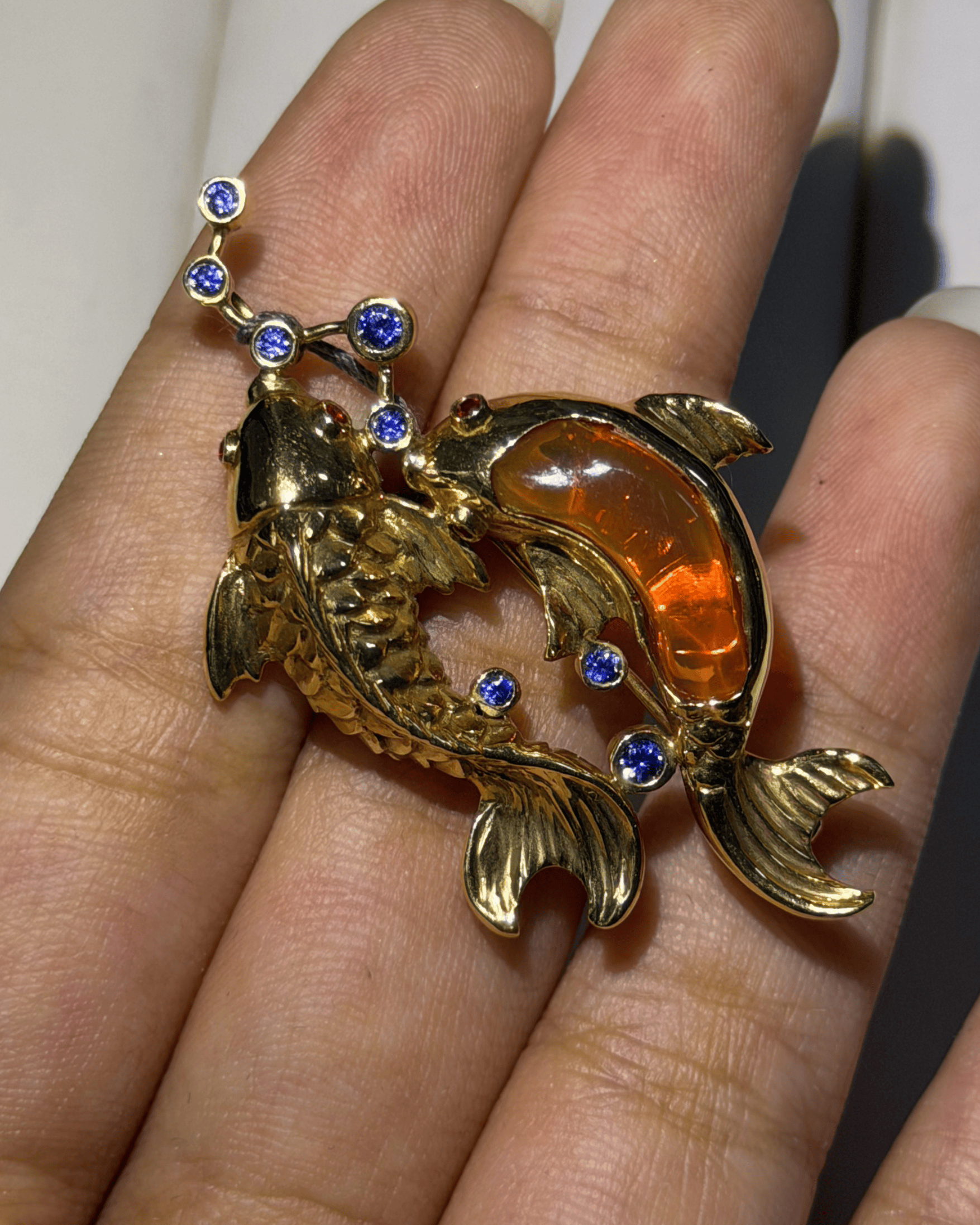 Luxury Promise Fish Pendant in 18K / 11.7g, OP5.1ct 5955 JJC0093