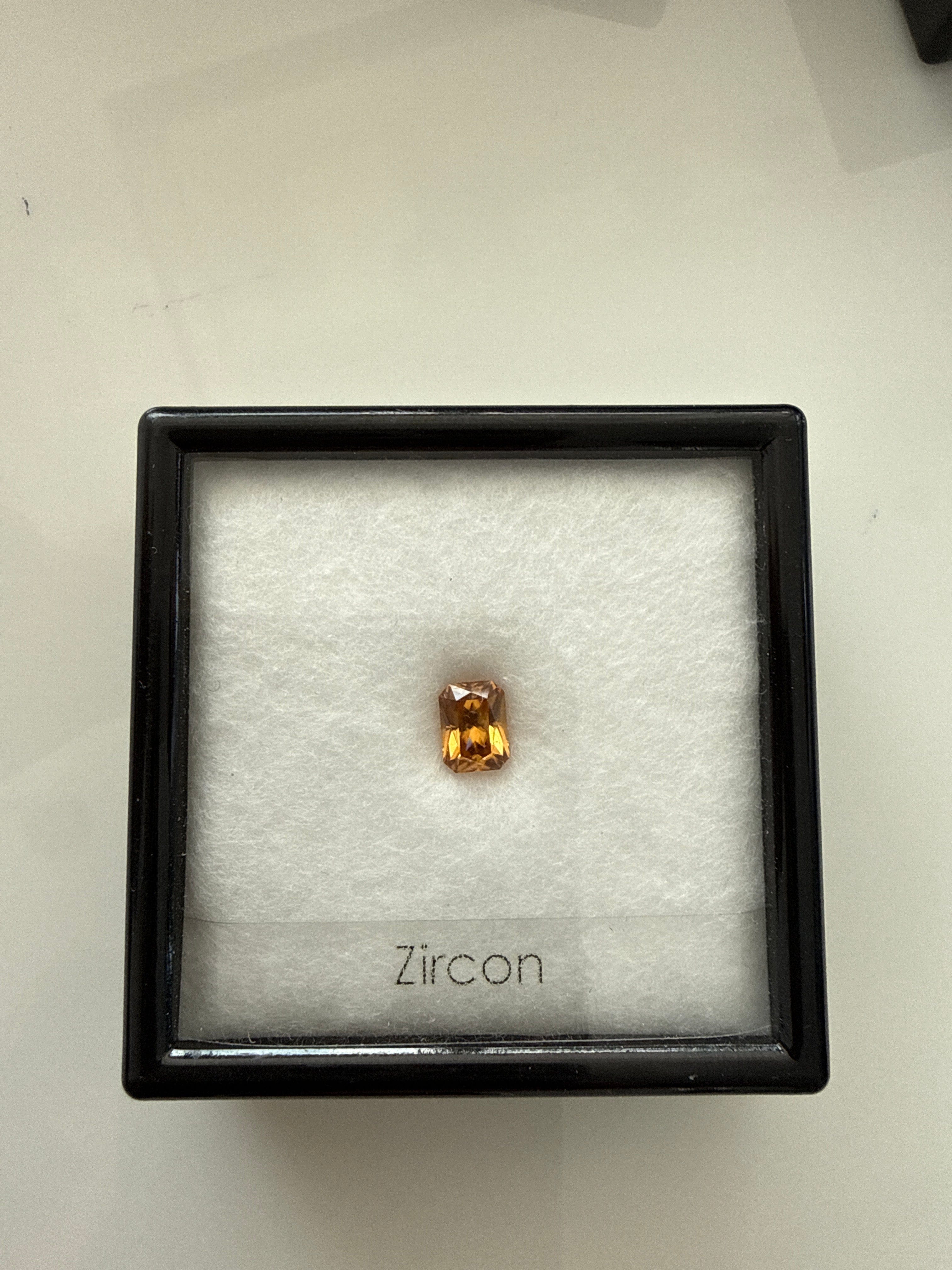 Luxury Promise G00071 Zircon 1.43ct Emerald DXBCD0775