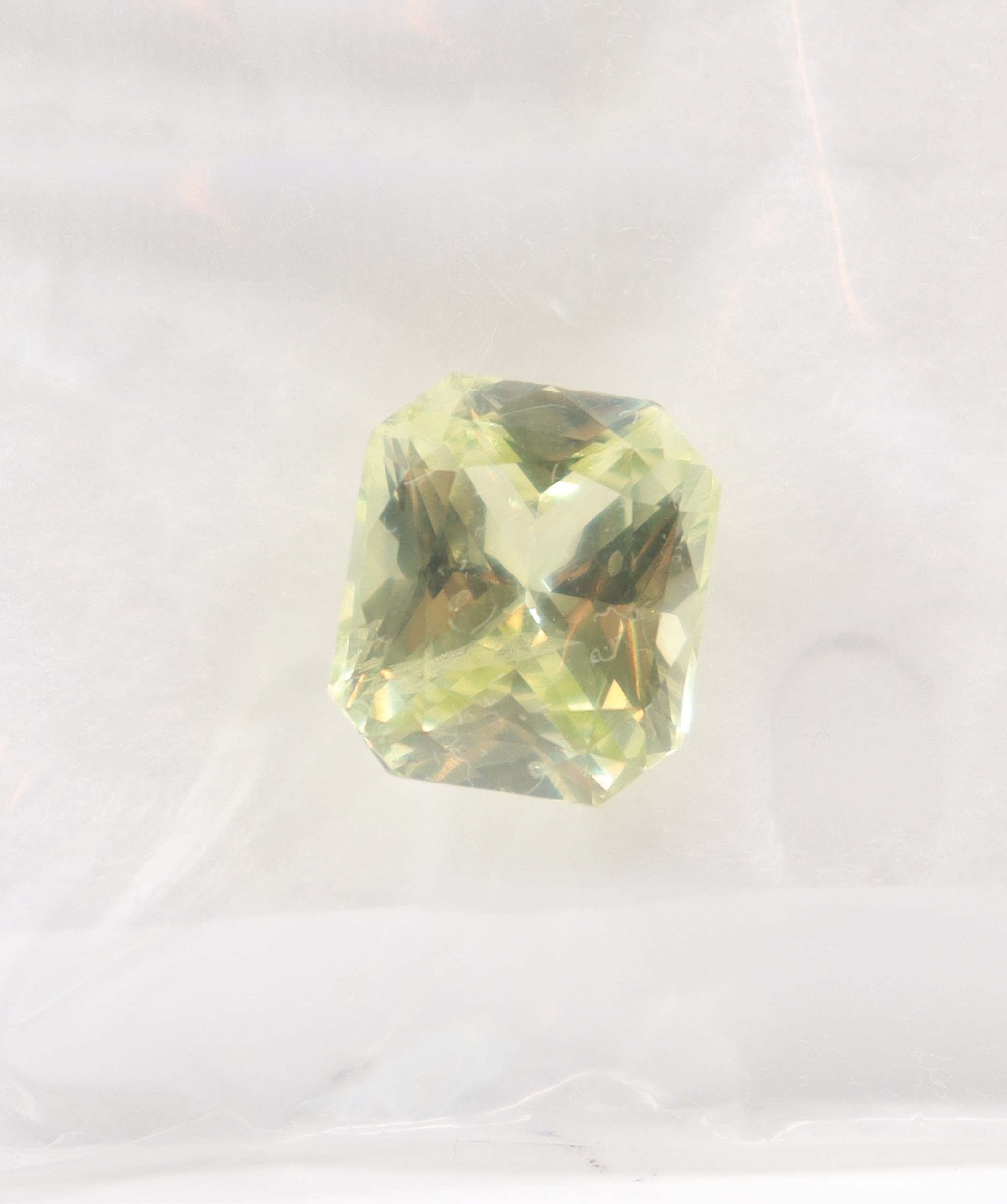 Luxury Promise MS 8874 APPLE GREEN SAPPHIRE 7.02 NATURAL