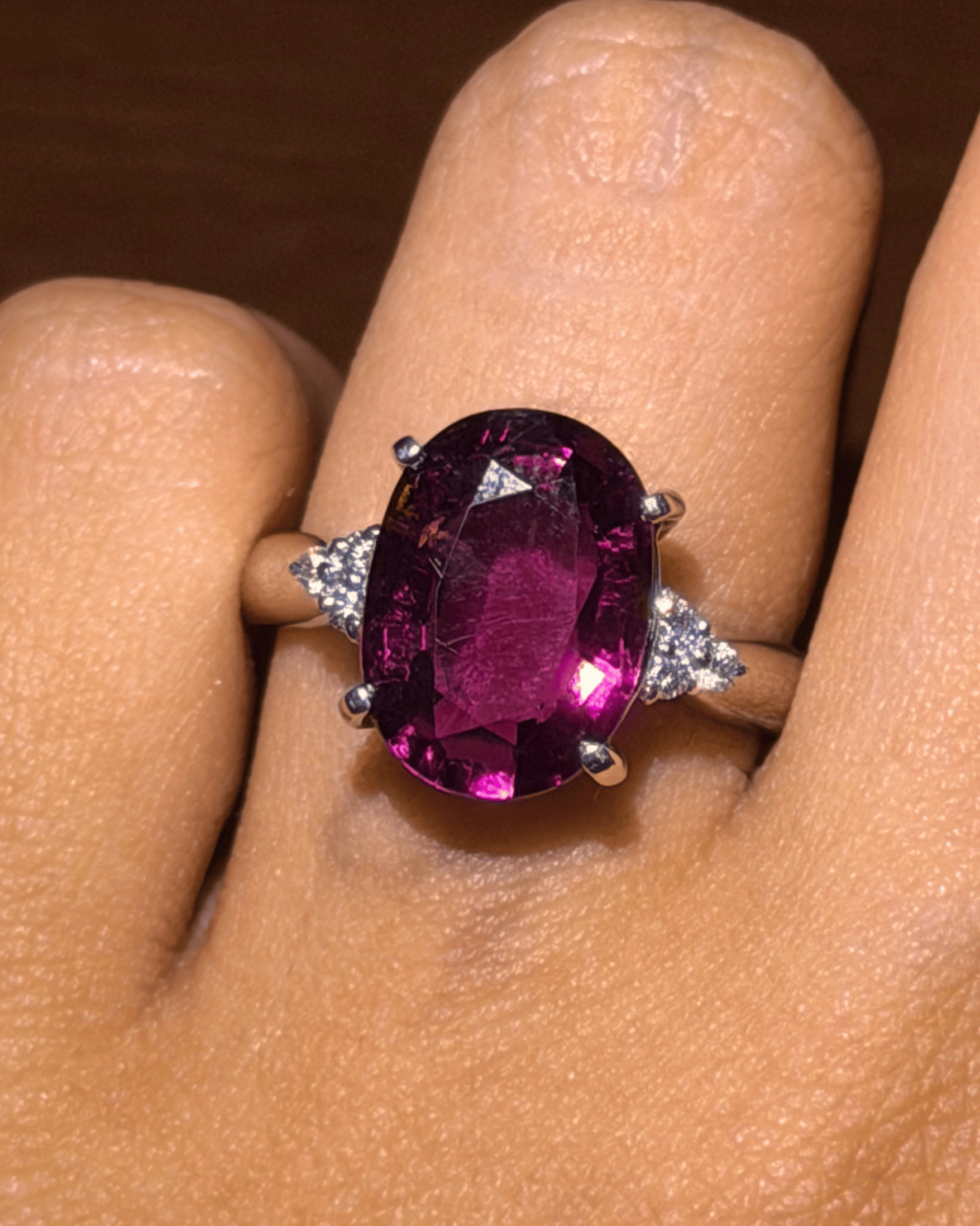 Luxury Promise Oval Tourmaline Ring with Diamond Accents in PT900 / 8g, TO4.74ct, D0.10ct 31S88 JJC0111