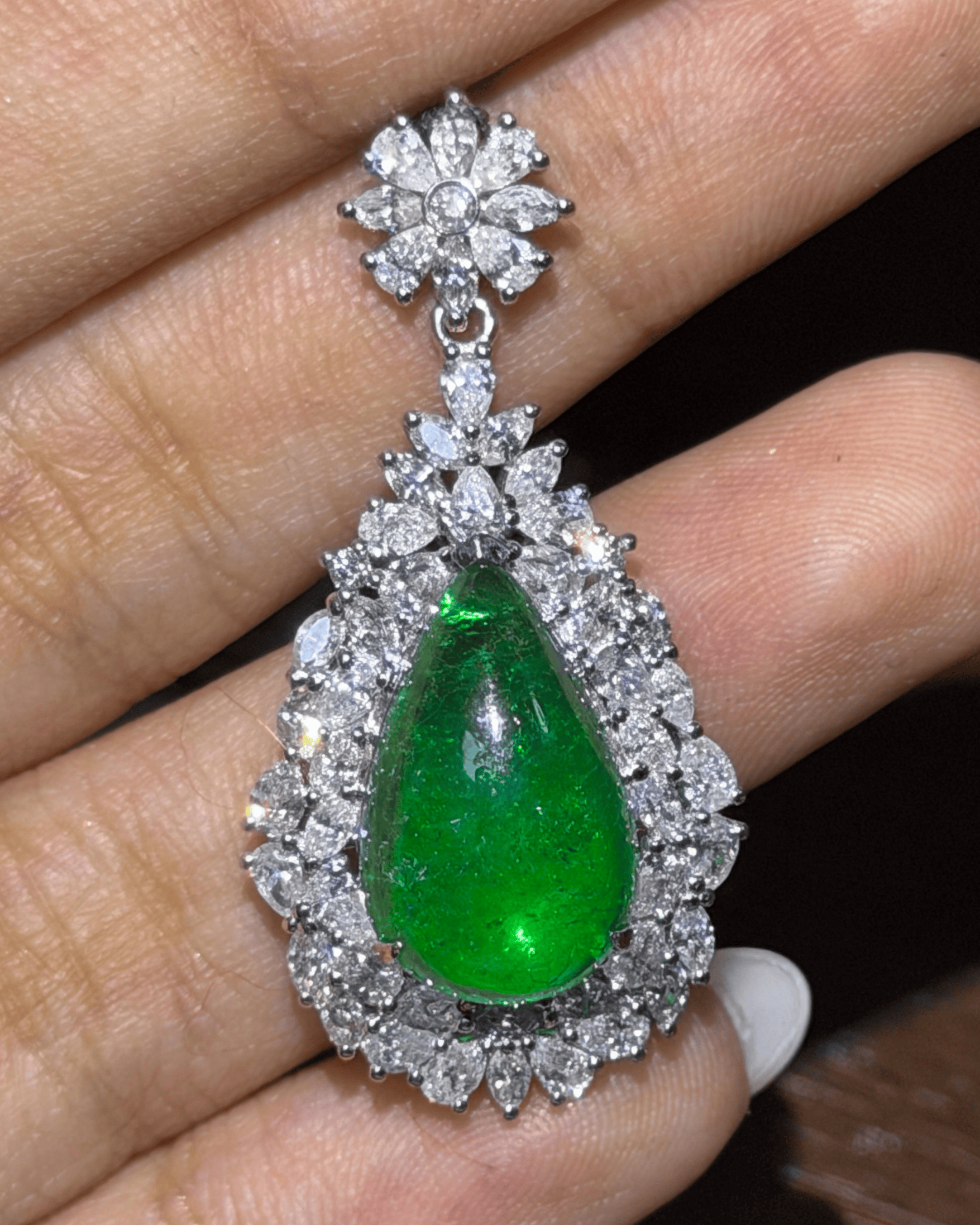 Luxury Promise Pear Emerald Pendant with Diamond Cluster in 18K / 6.3g, Minor Oil Vivid Green Colombia E6.5ct, D2.12ct 8912 JJC0127