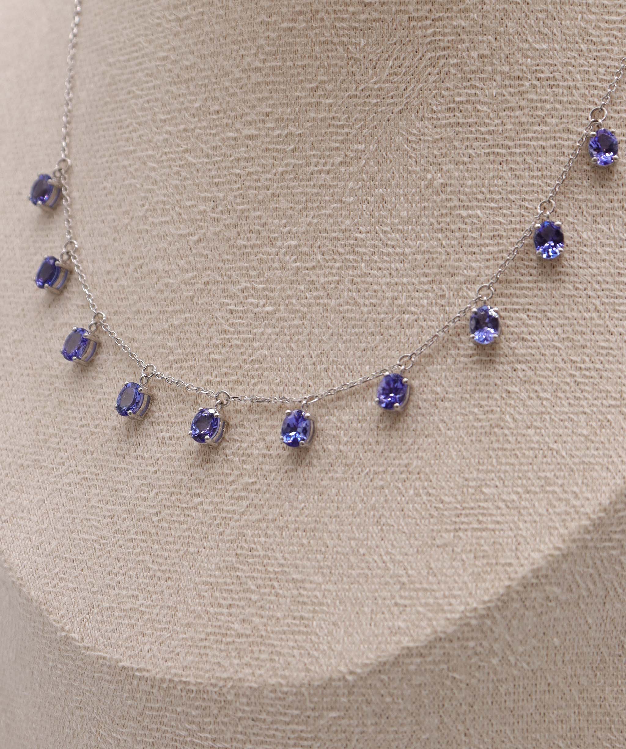 Luxury Promise Rare Tanzanite 3.66 carat Drop Oval WG Necklace DXBS5625