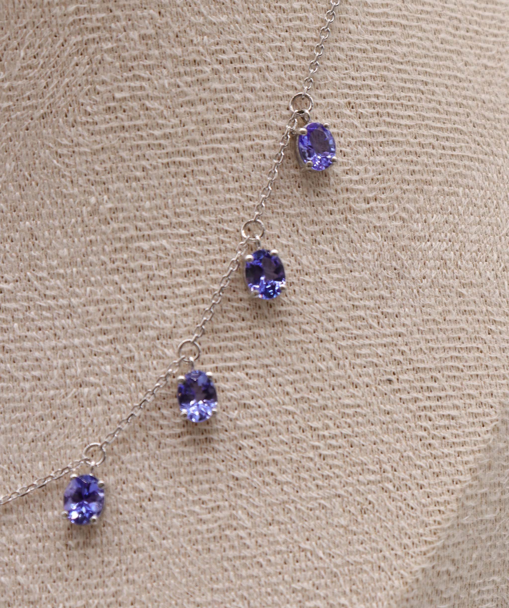 Luxury Promise Rare Tanzanite 3.66 carat Drop Oval WG Necklace DXBS5625