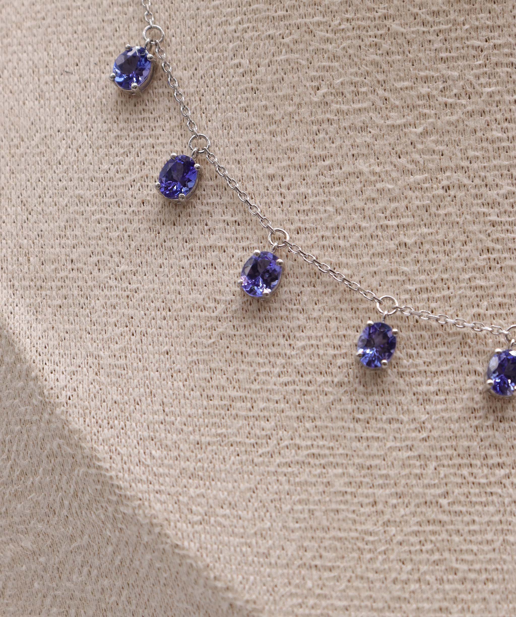 Luxury Promise Rare Tanzanite 3.66 carat Drop Oval WG Necklace DXBS5625