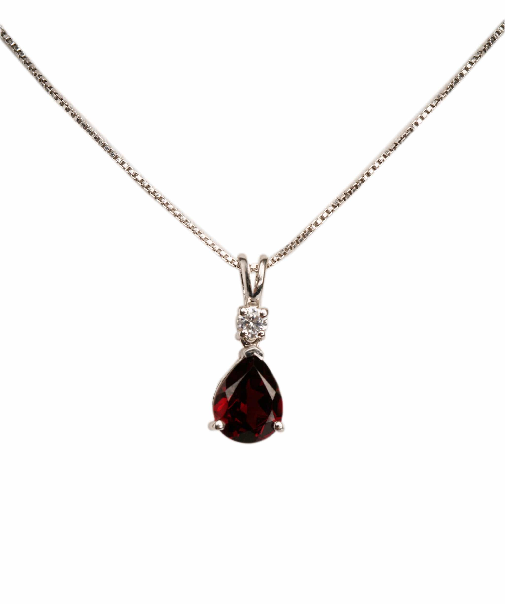 Luxury Promise Red garnet 925 Silver White Pendant ALC3037