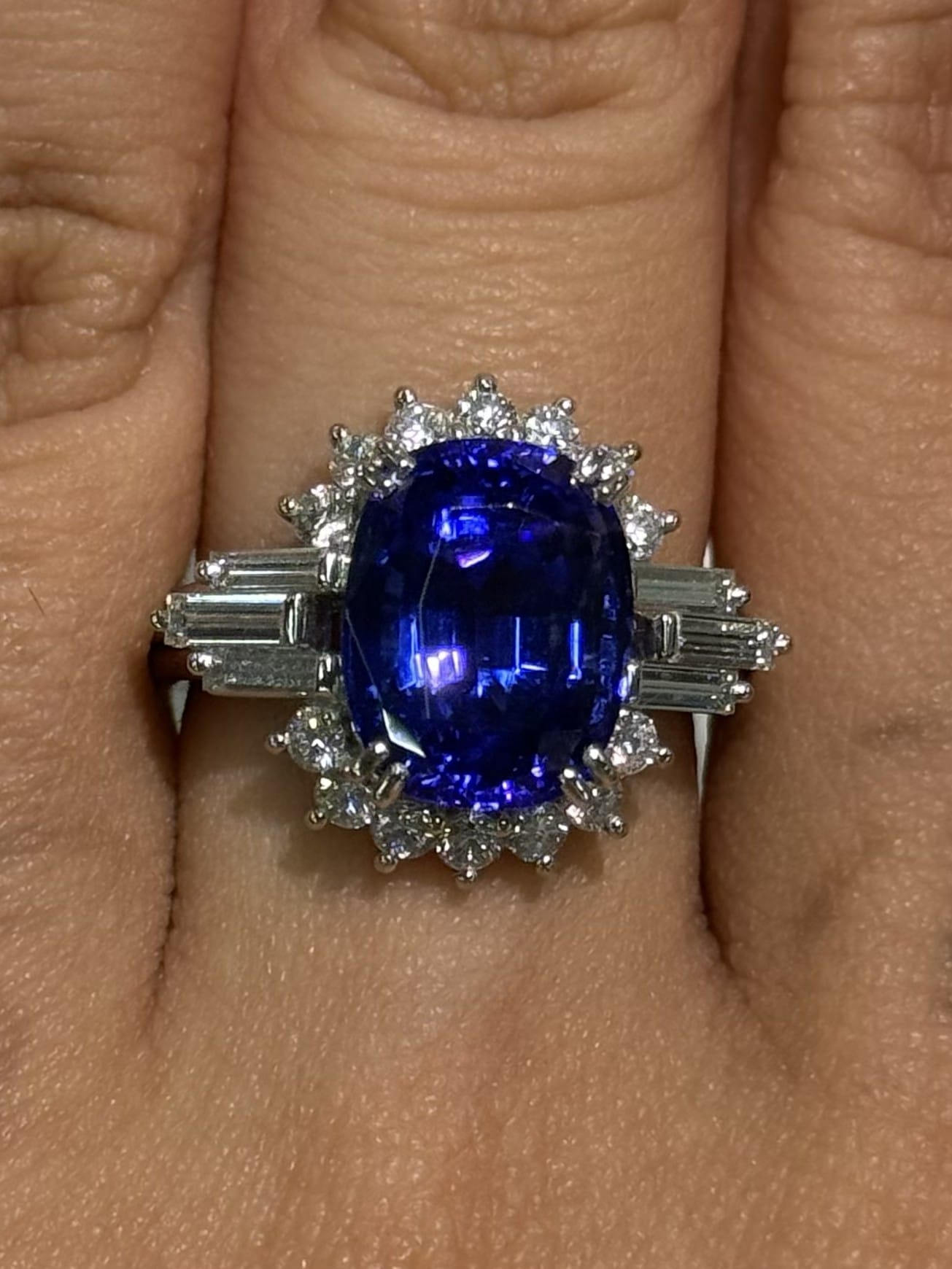 Luxury Promise Tanzanite Ring with Diamond Halo in PT900 / 8.90g, TZ5.74ct, D1.00ct / Size 5 US 023388 JJC0014