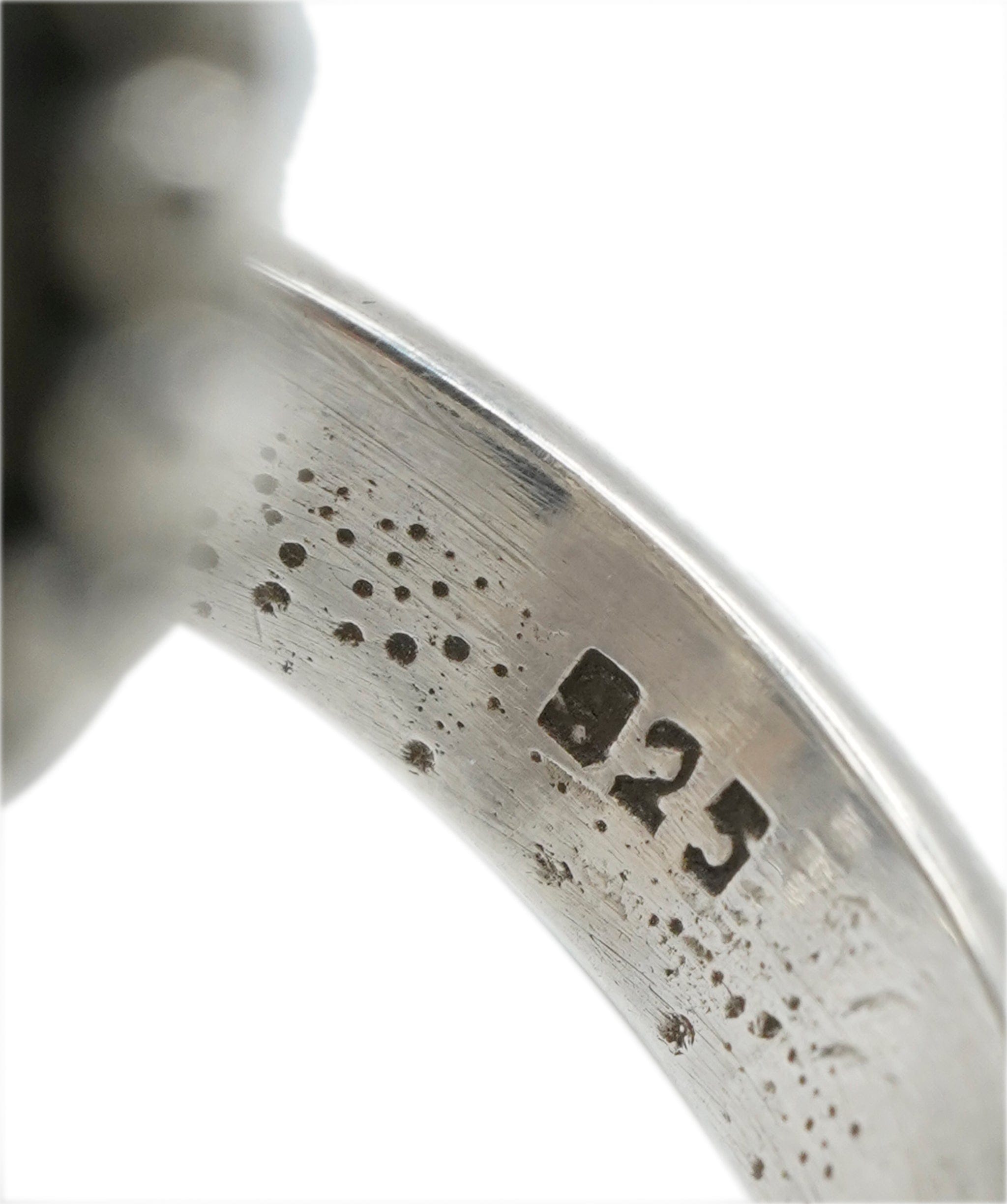 Luxury Promise Three stone amethyst ring