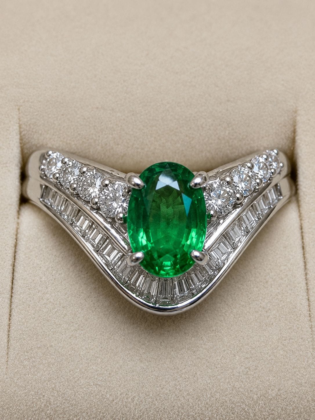 Luxury Promise Tsavorite Diamond Ring in Pt900 / G1.17ct / D0.75ct 5755 JJC0761