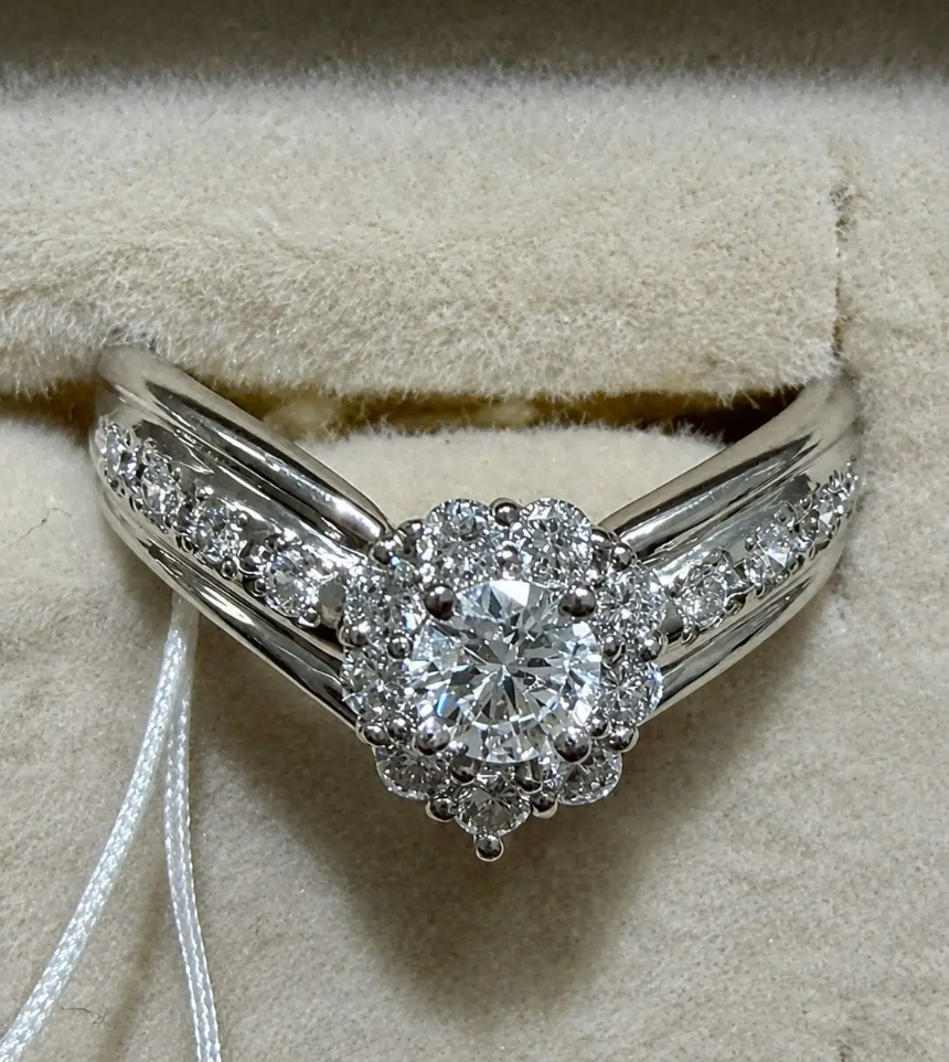 Luxury Promise V-shaped Diamond Ring in Pt900 / D 0.2ct / 0.33ct 5487 JJC0792