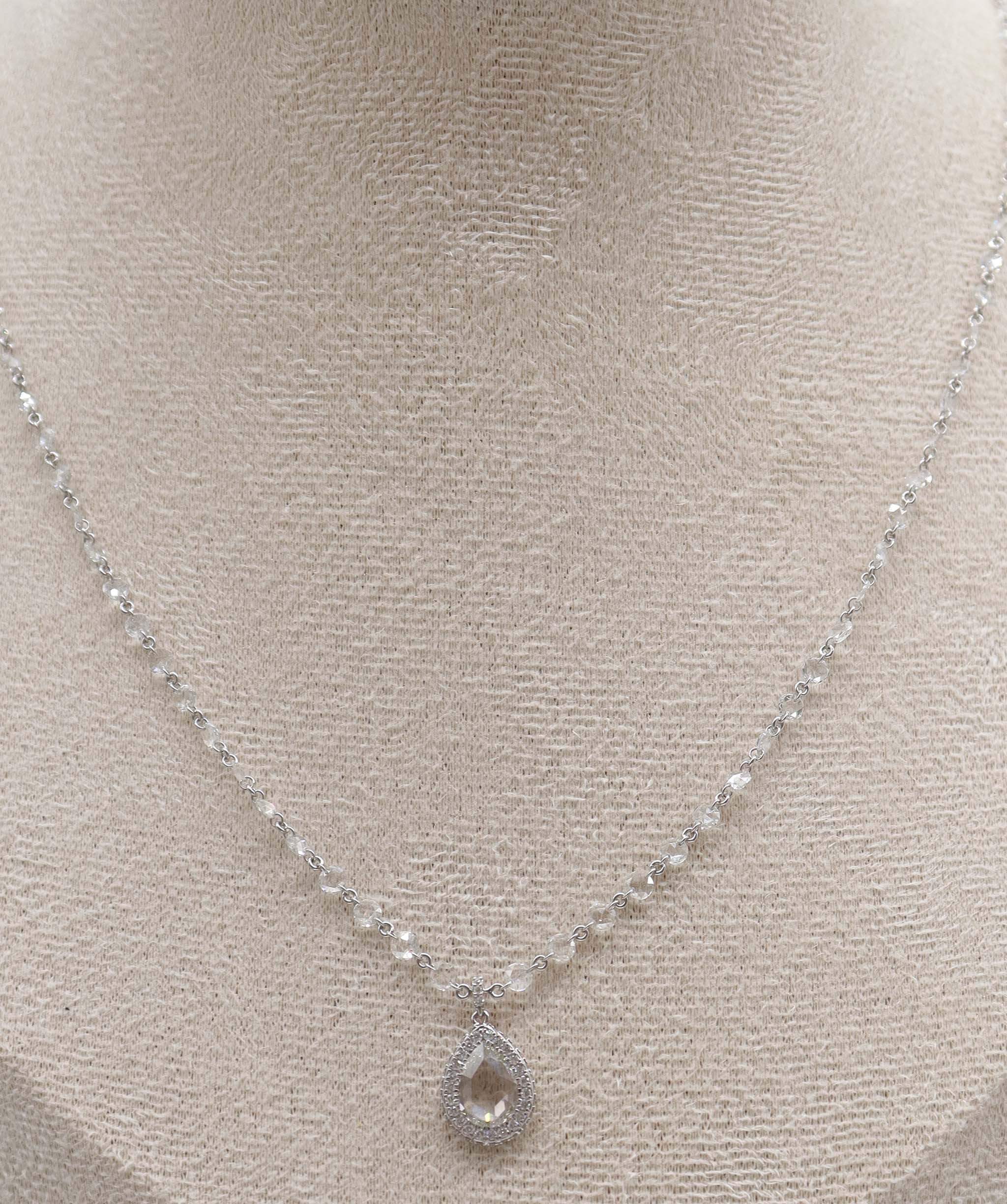LUXURY PROMISE WHITE PEAR ROSECUT NECKLACE TW: 5.16CT GOLD:3.20G C12338