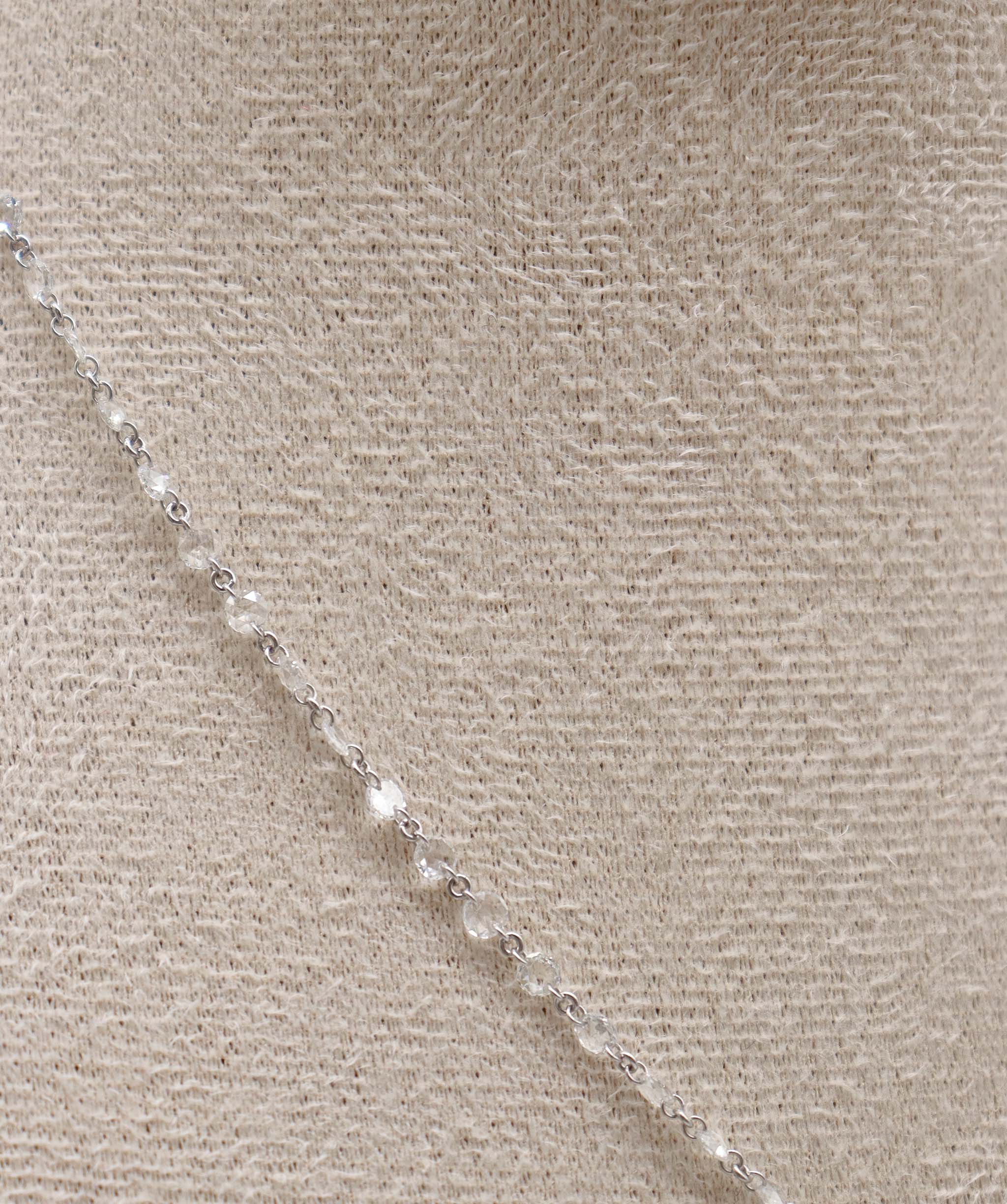 LUXURY PROMISE WHITE PEAR ROSECUT NECKLACE TW: 5.16CT GOLD:3.20G C12338