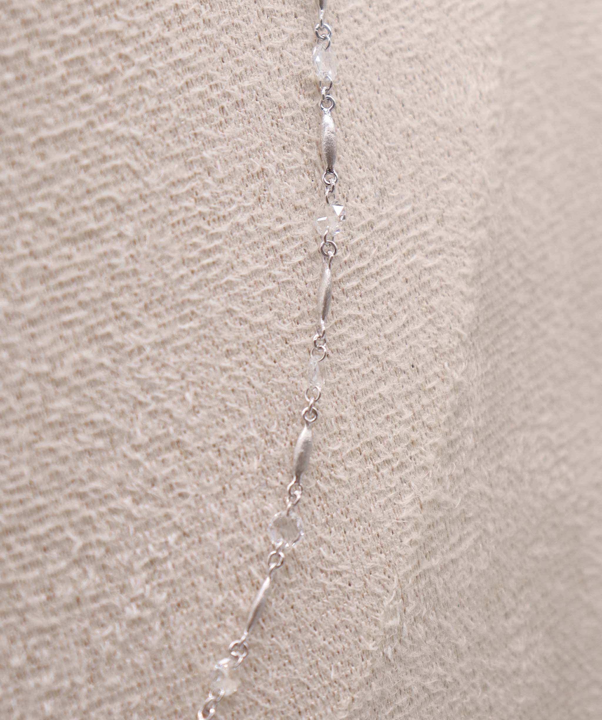 LUXURY PROMISE WHITE ROSECUT NECKLACE TW: 2.05ct GOLD : 3.56g C11941