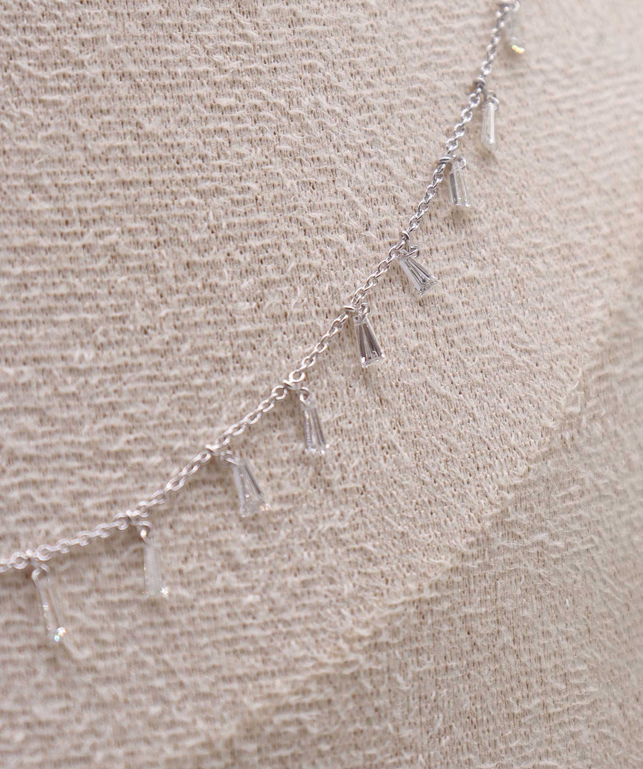 LUXURY PROMISE WHITE TAPPER BAGGUETTE NECKLACE TW:1.65CT GOLD:2.65G C12328