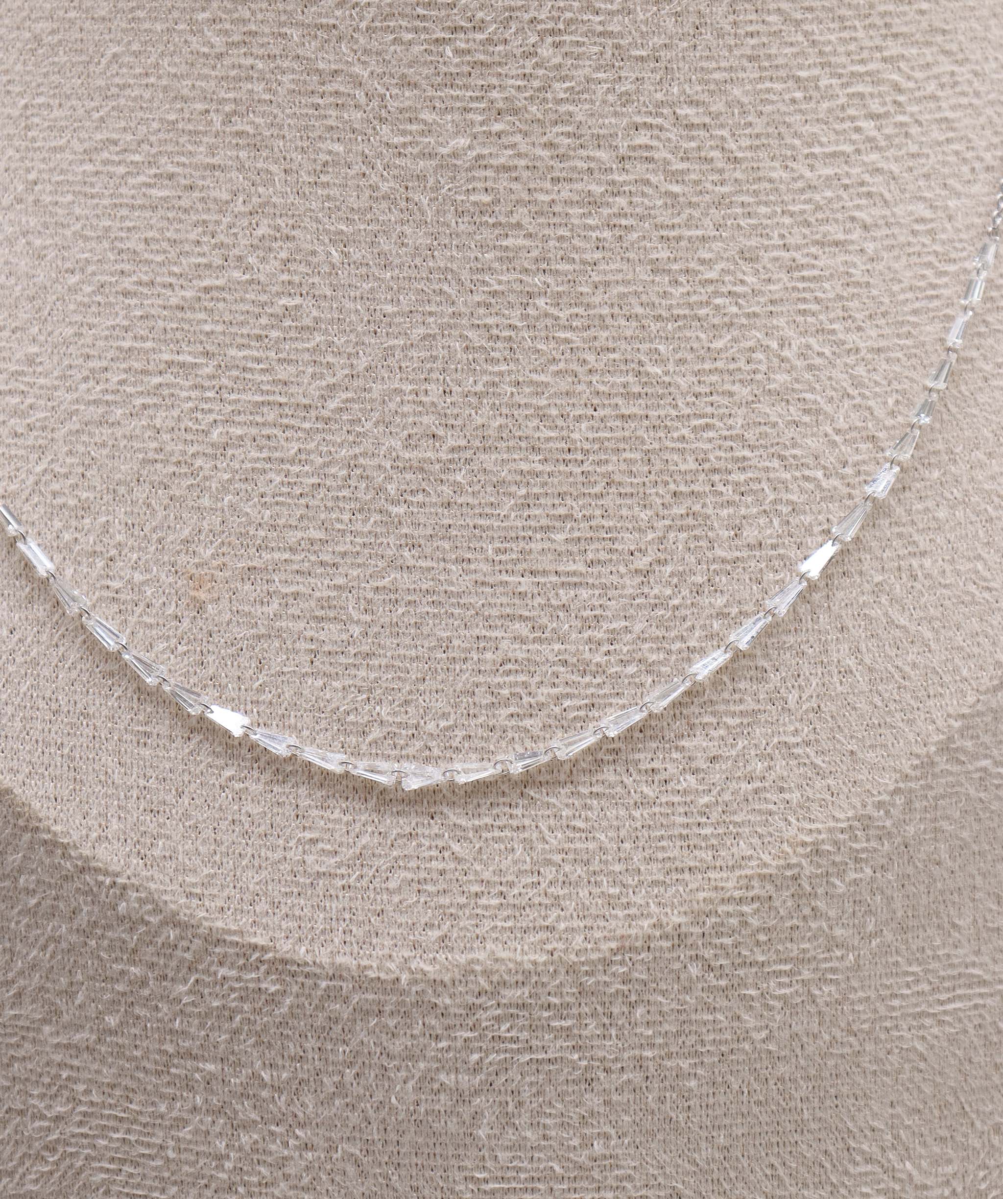 LUXURY PROMISE WHITE TAPPER BAGGUETTE NECKLACE TW:2.48CT GOLD:1.84G C8513
