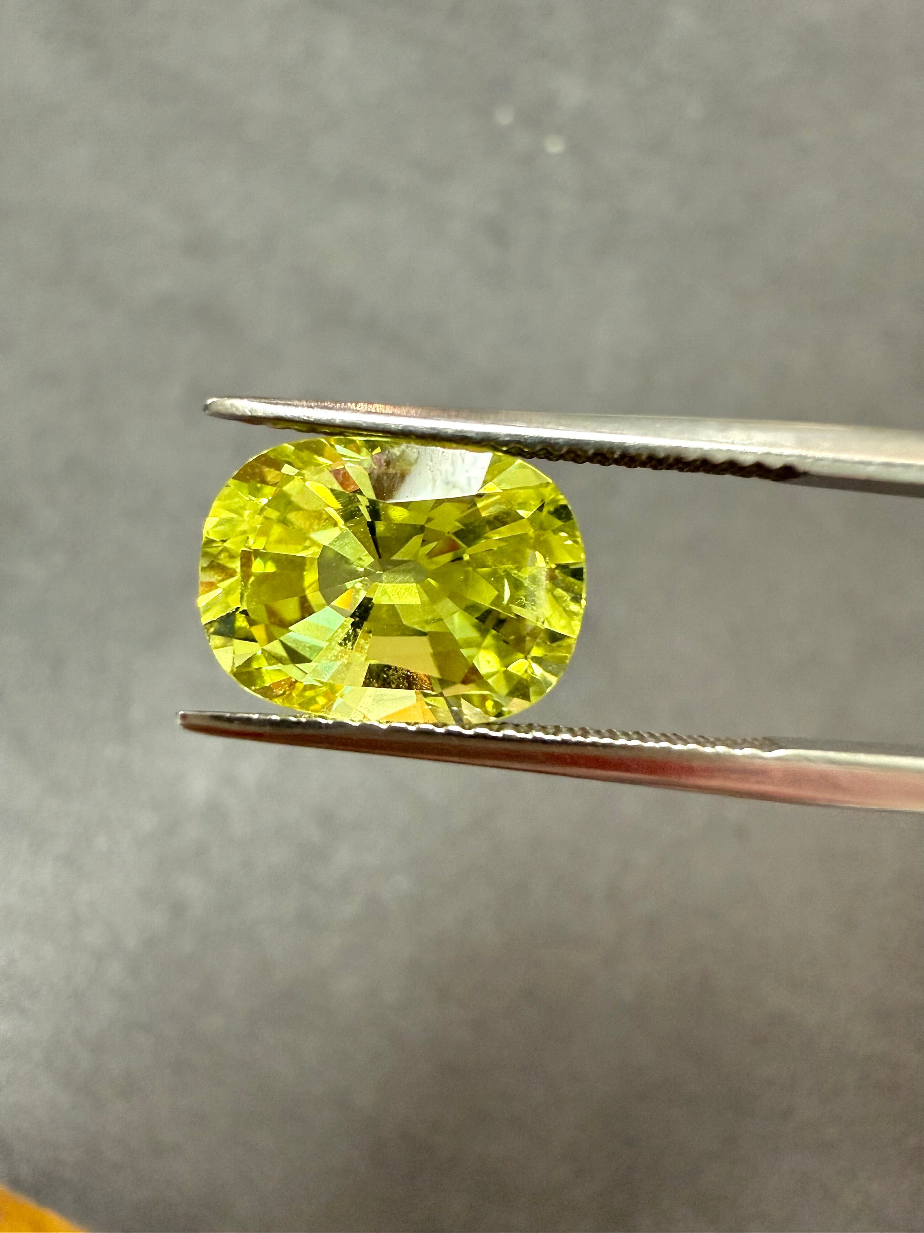 Luxury Promise Yellow olive Chrysoberyl 6.20 RTC0339